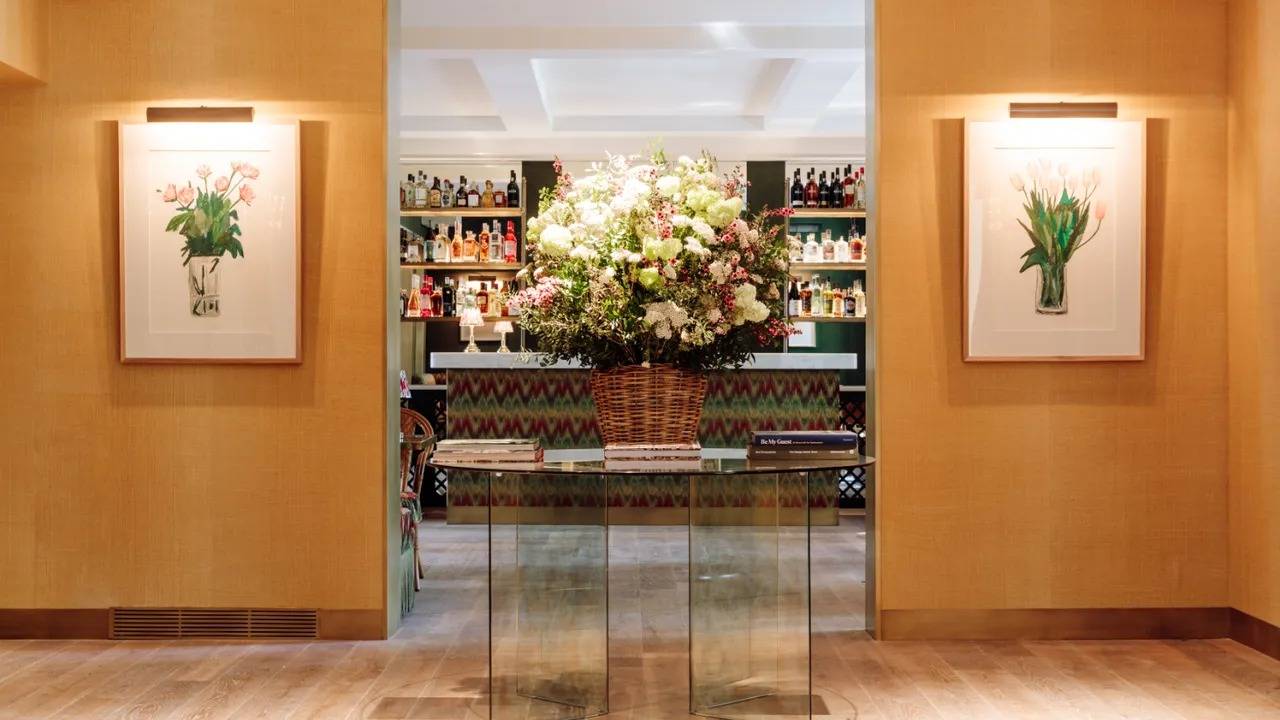 Hotel das Amoreiras 入口廊道與花藝