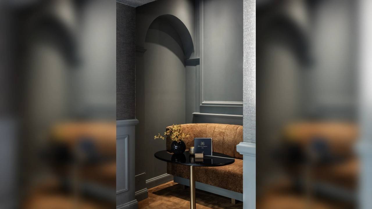 Hotel De Orangerie 拱形壁龕絲絨沙發座