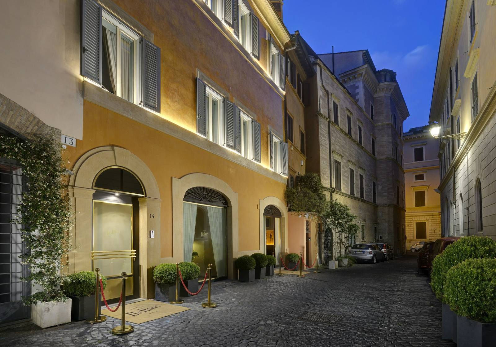 羅馬 Hotel De' Ricci 石板巷弄裡的酒店外觀與入口