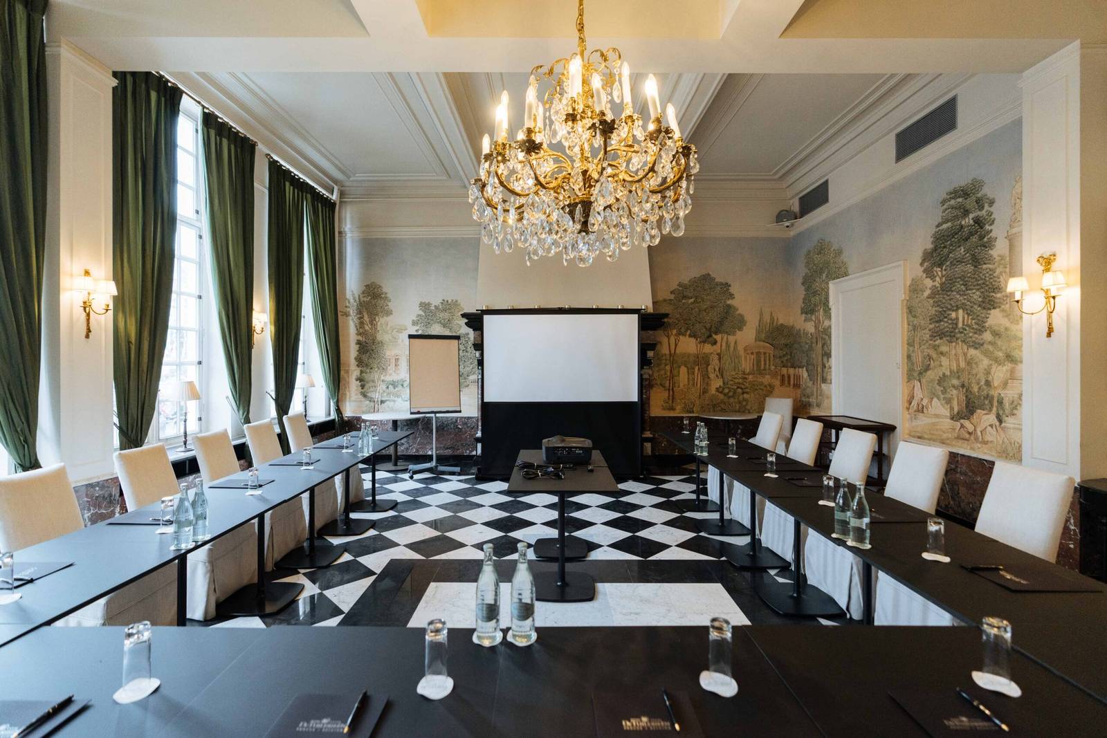 Hotel De Tuilerieën Jan Van Eyck 會議室