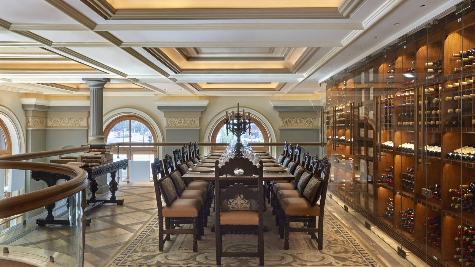 The Wine Library 酒窖長桌