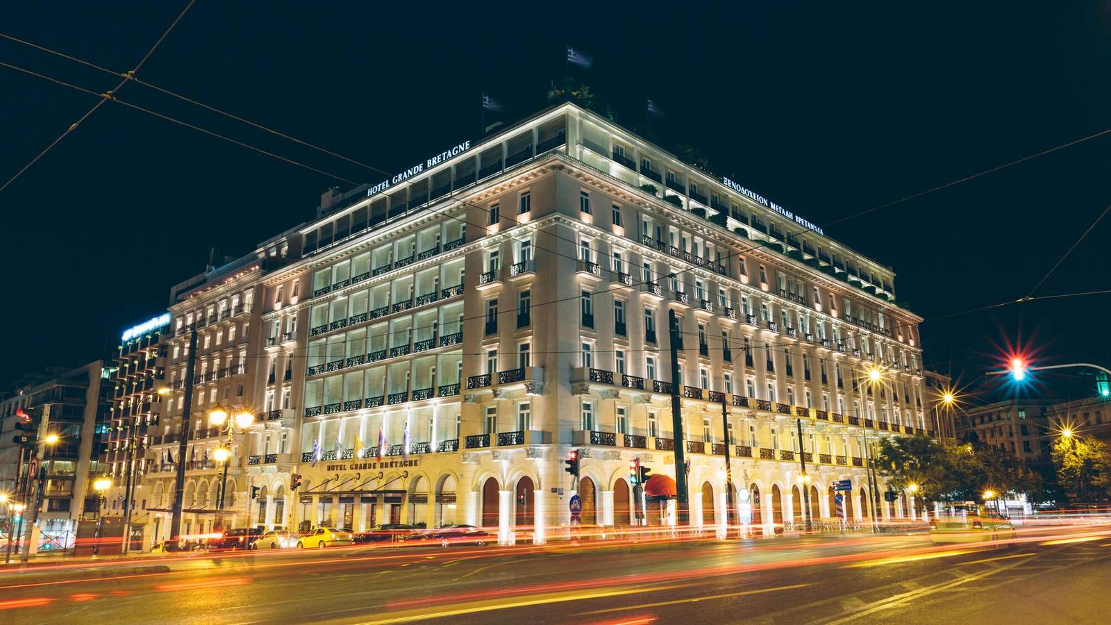 雅典大不列顛酒店夜間外觀與憲法廣場街景