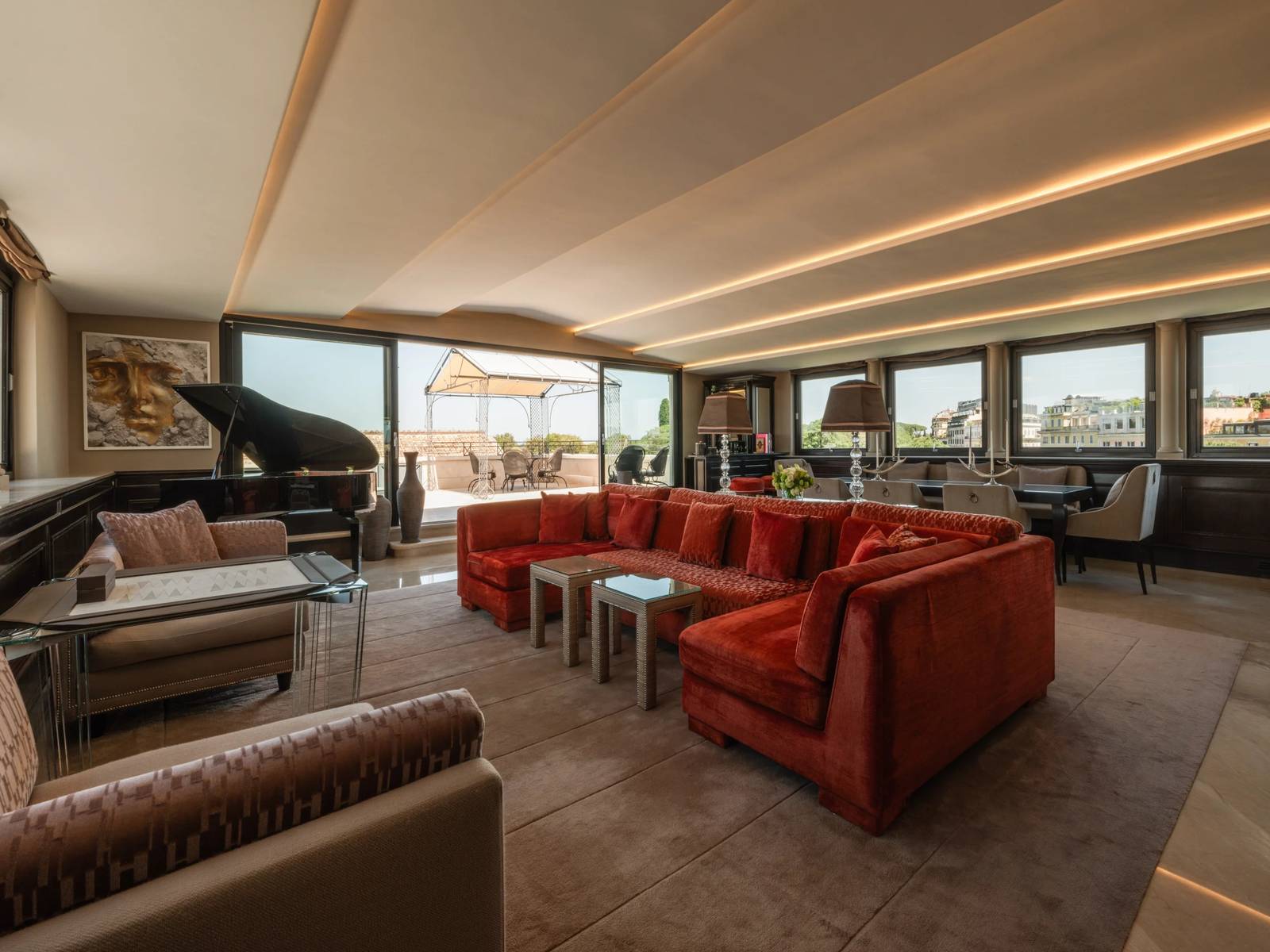 Hotel Hassler Penthouse 起居室與景觀窗