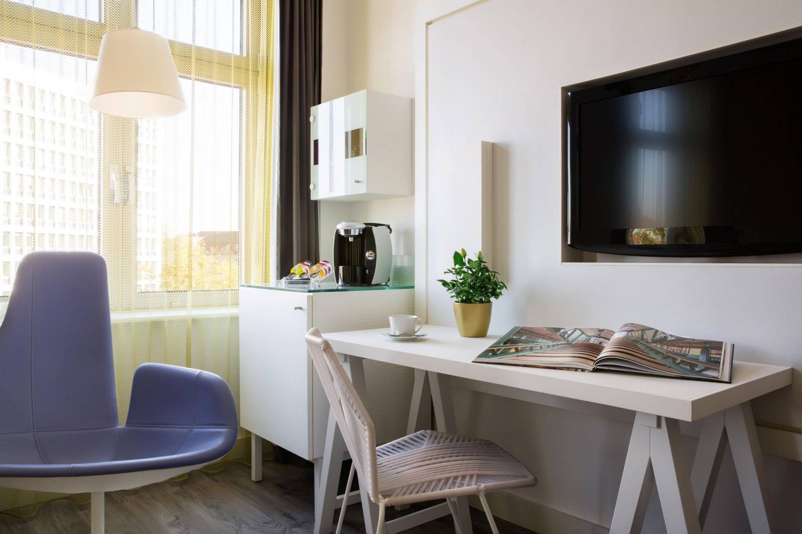 柏林 Hotel Indigo Berlin - Ku'damm 附書桌的大床客房