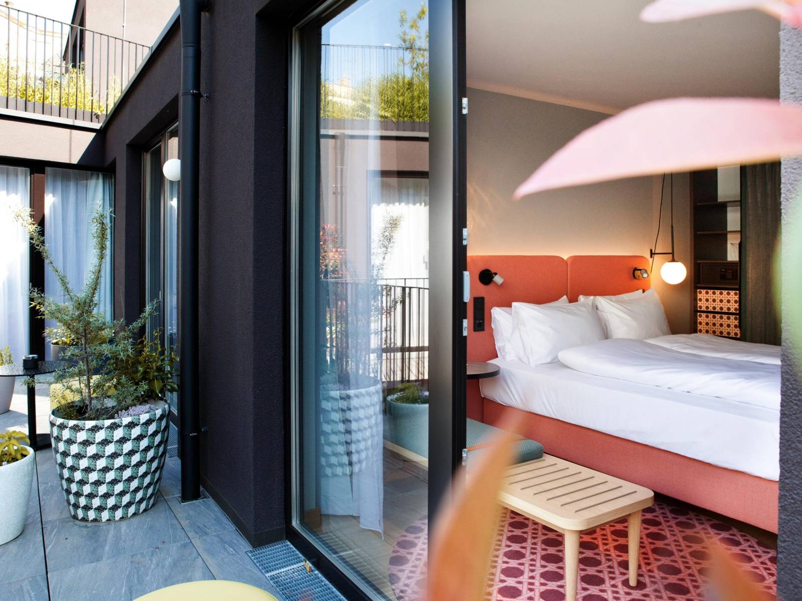Hotel Indigo Vienna - Naschmarkt 附陽台的客房