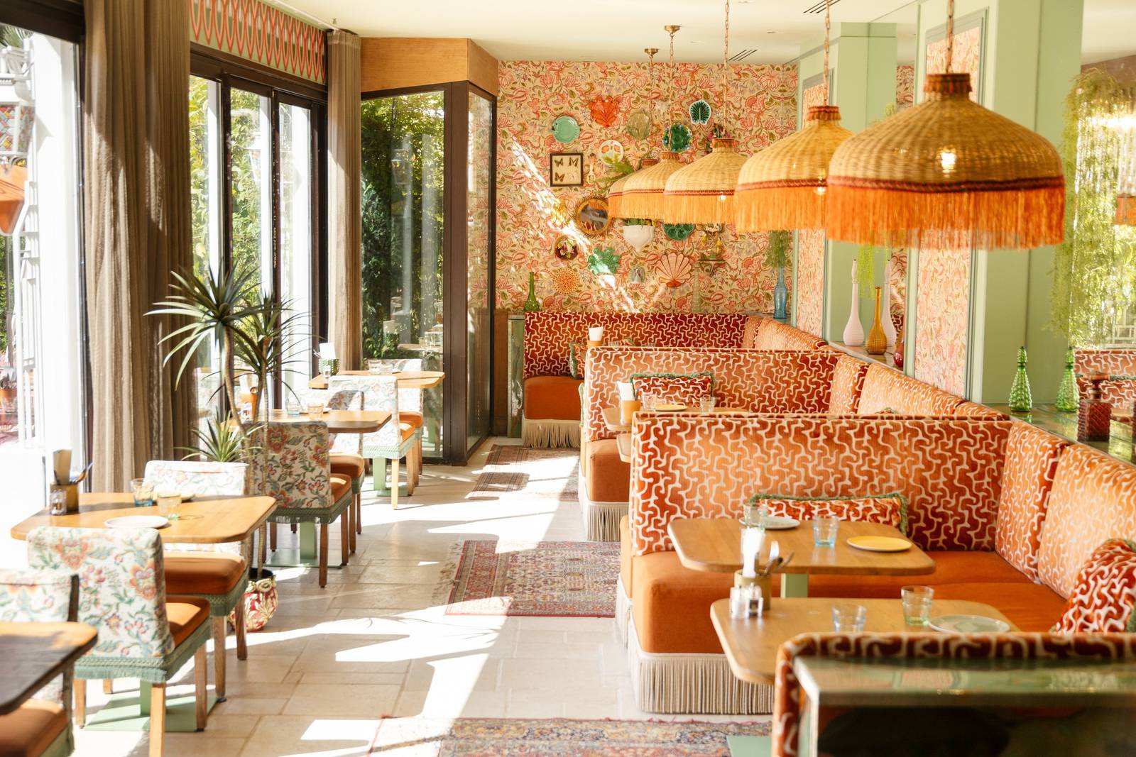 Hotel Juana PASEO 餐廳室內座位