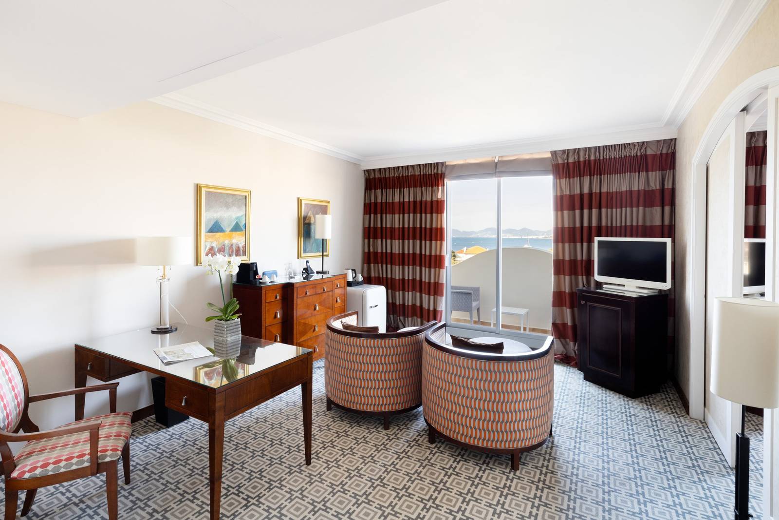 Hotel Juana Deluxe Suite 海景套房起居區