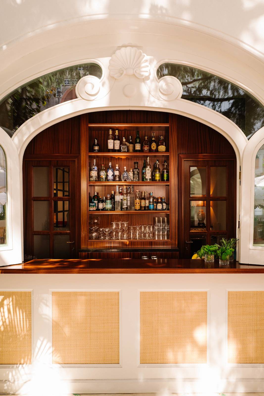 Hotel La Palma Casa Tua 餐廳拱形吧台