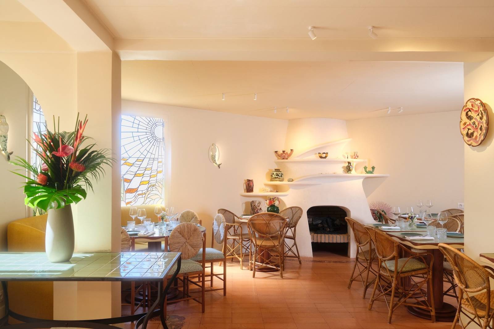 尼斯 La Pérouse Le Patio 壁爐室內用餐區