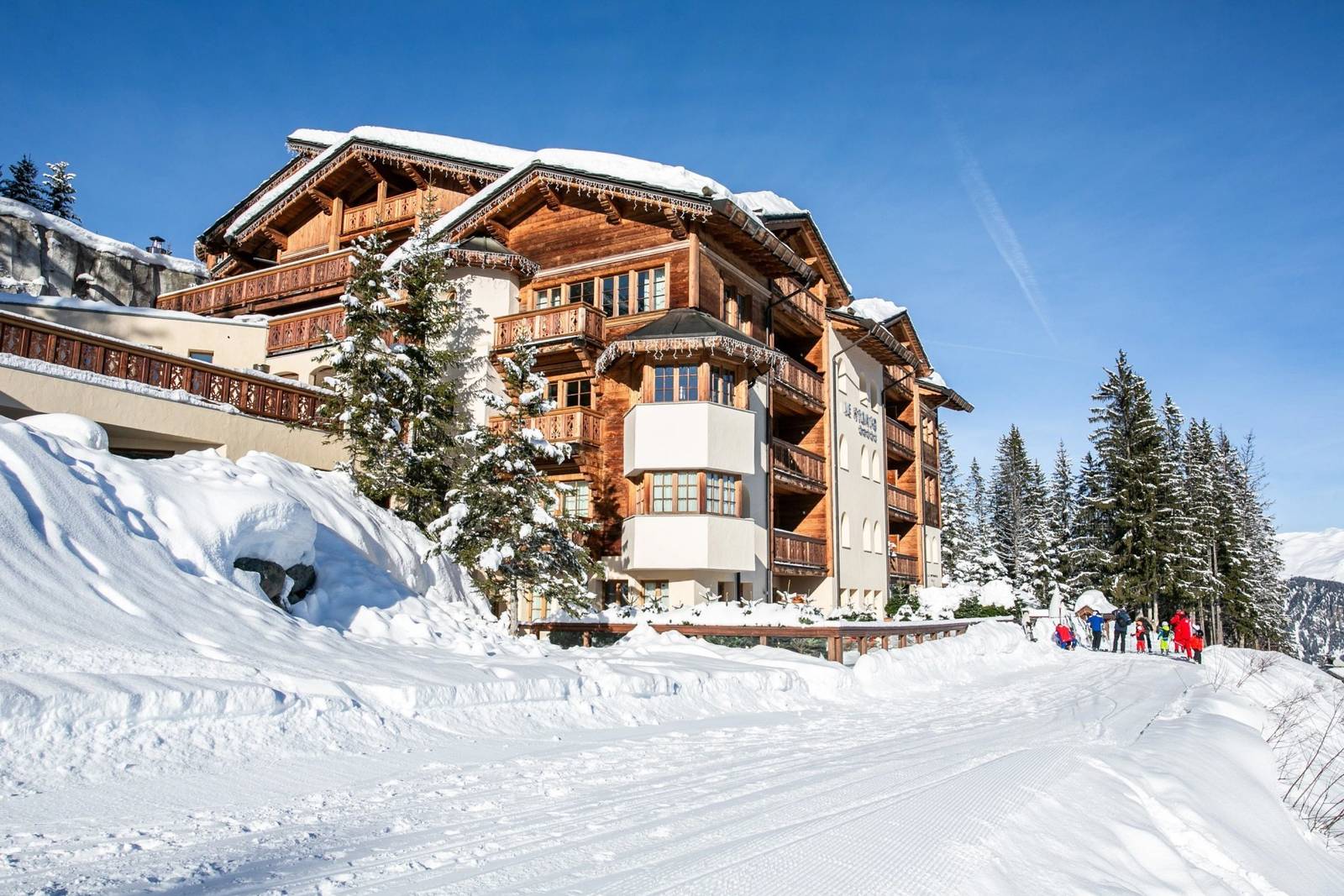 庫爾舍維勒 1850 Le Strato 雪地中的木造山屋外觀