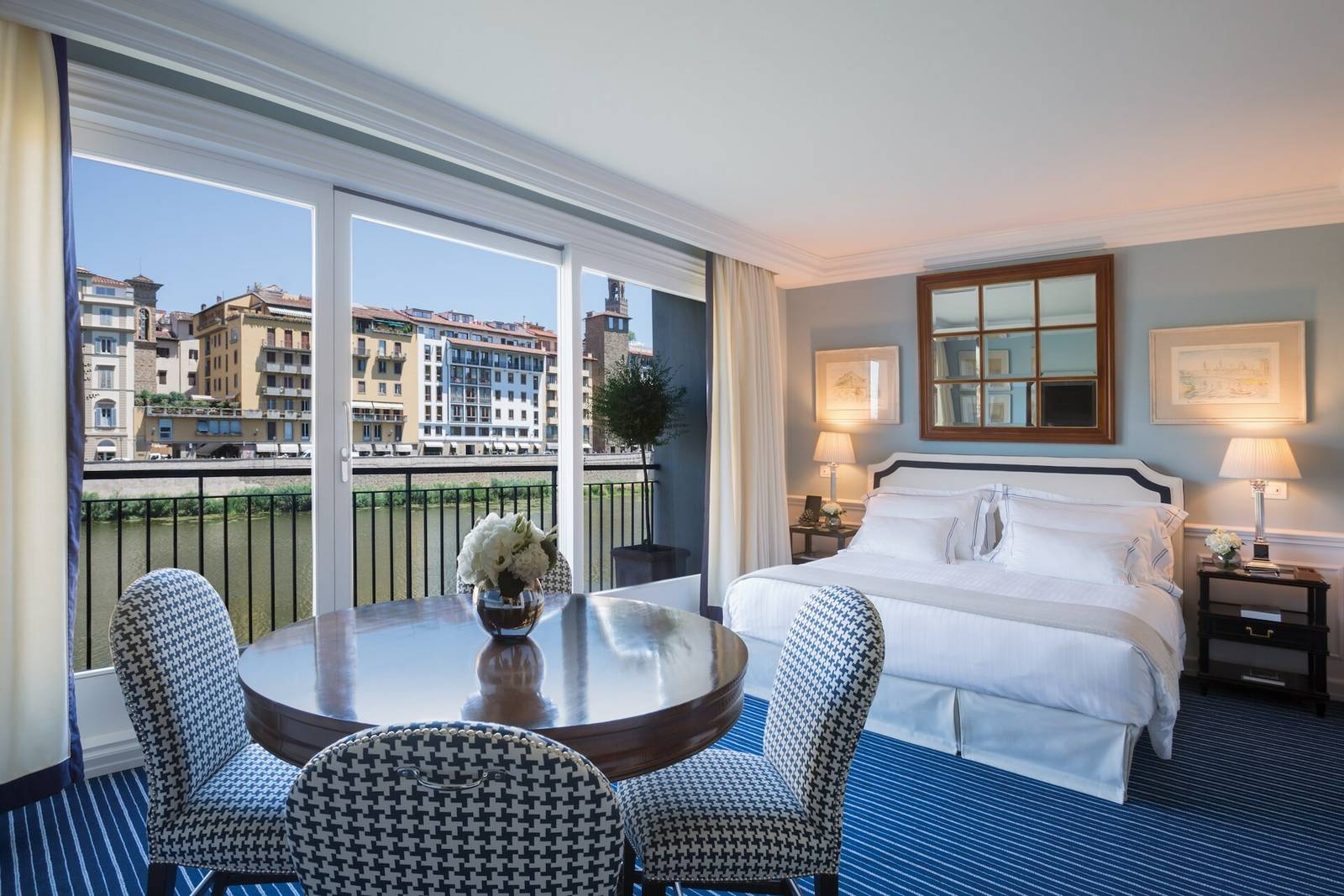Hotel Lungarno Suite Bueno 河景套房