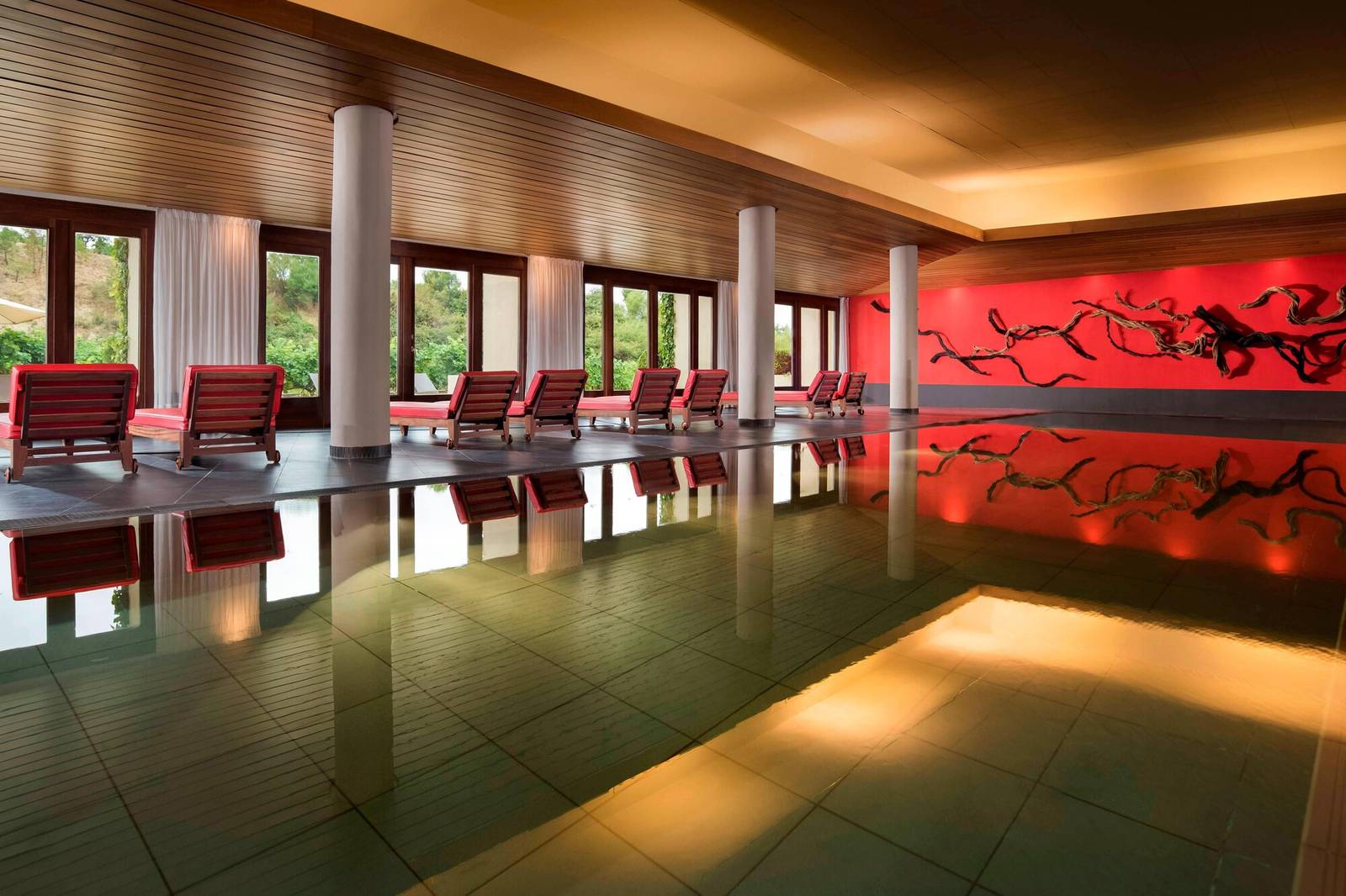 Caudalie Vinothérapie Spa 室內泳池