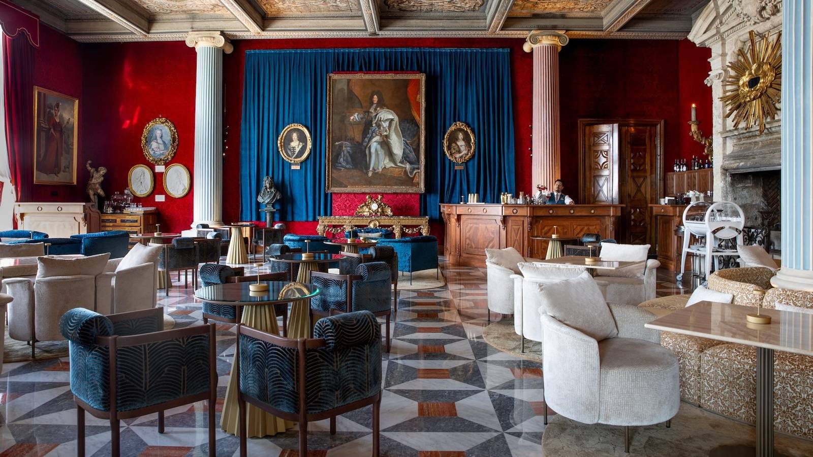 Le Negresco  Le Versailles 酒吧