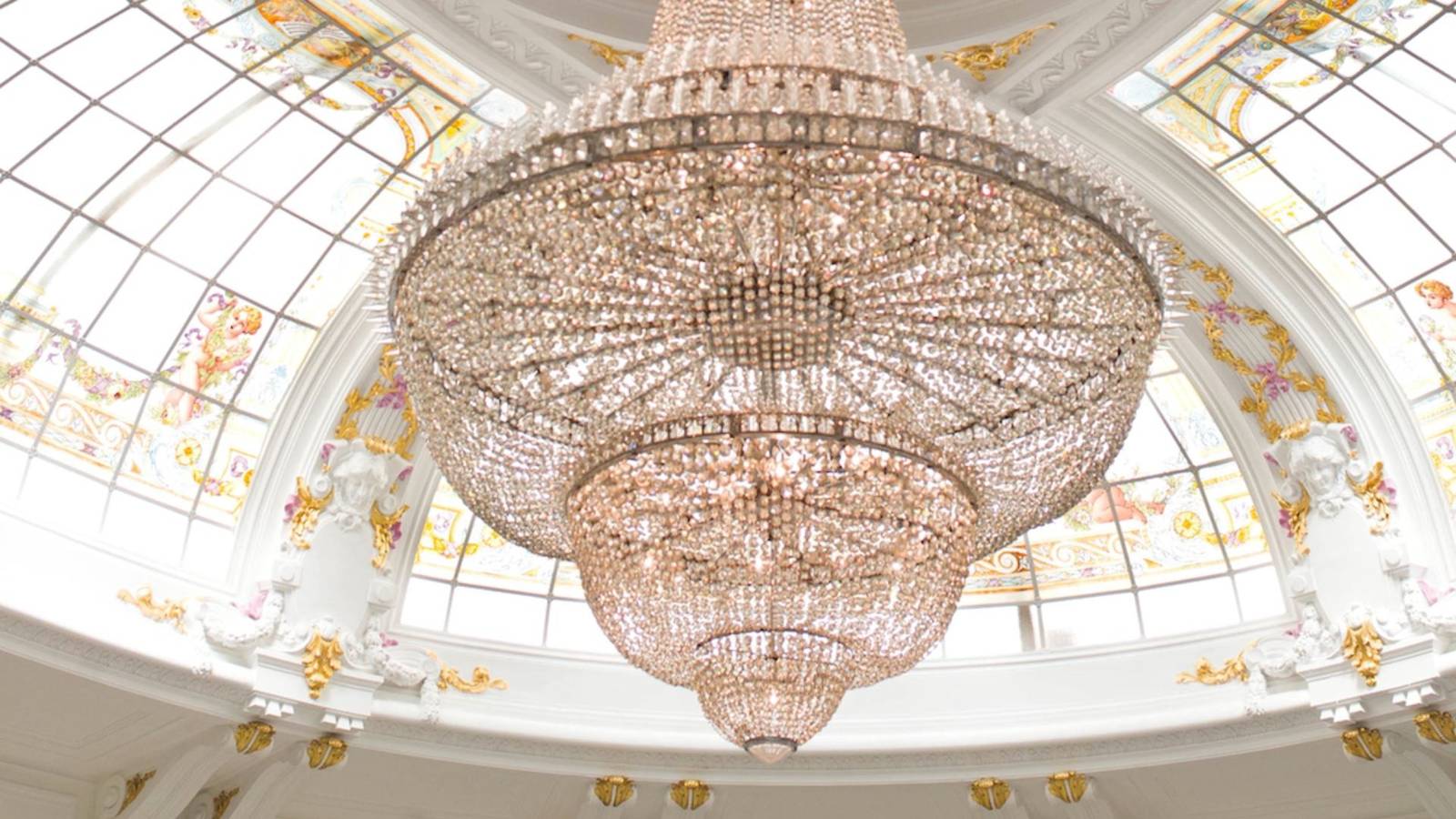 Le Negresco  Salon Royal 玻璃穹頂與水晶吊燈