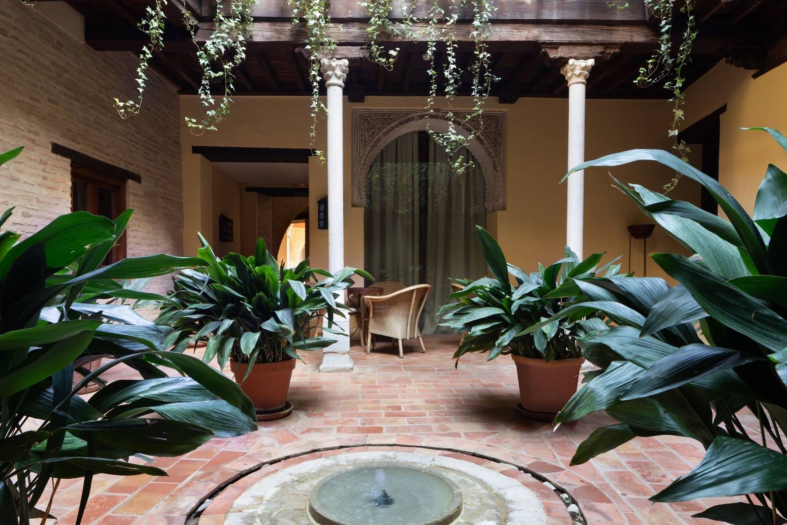 格拉那達 Hotel Palacio de Santa Paula 十四世紀摩爾式宅邸中庭