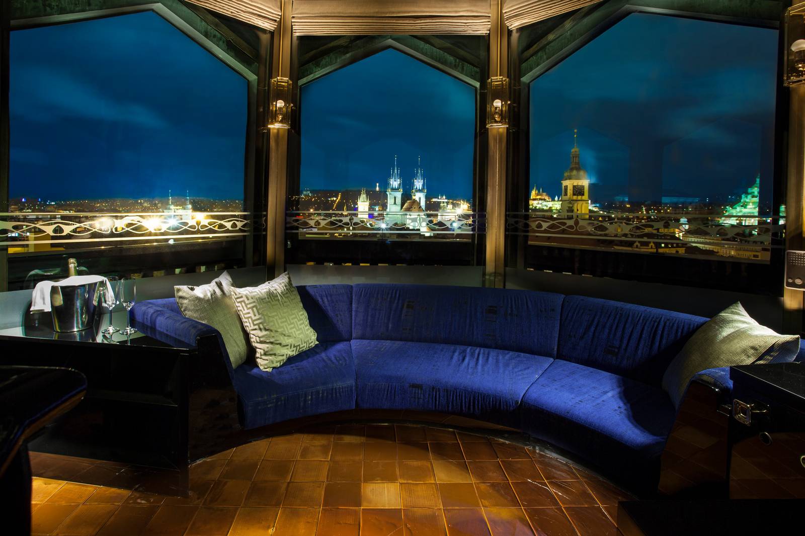 Hotel Paris Prague Tower Suite 塔樓 360 度景觀座位區夜景