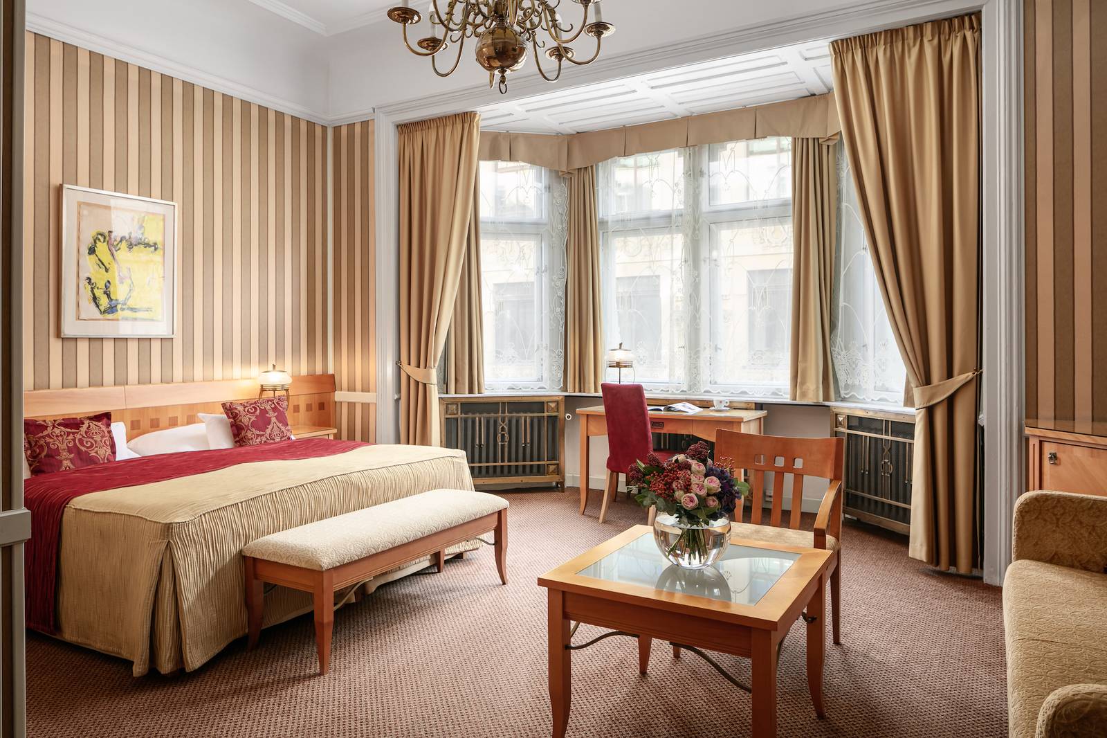 Hotel Paris Prague Junior Suite 起居區與臥床
