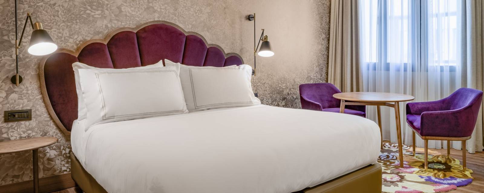 Querencia de Sevilla Deluxe Vista Patio 客房