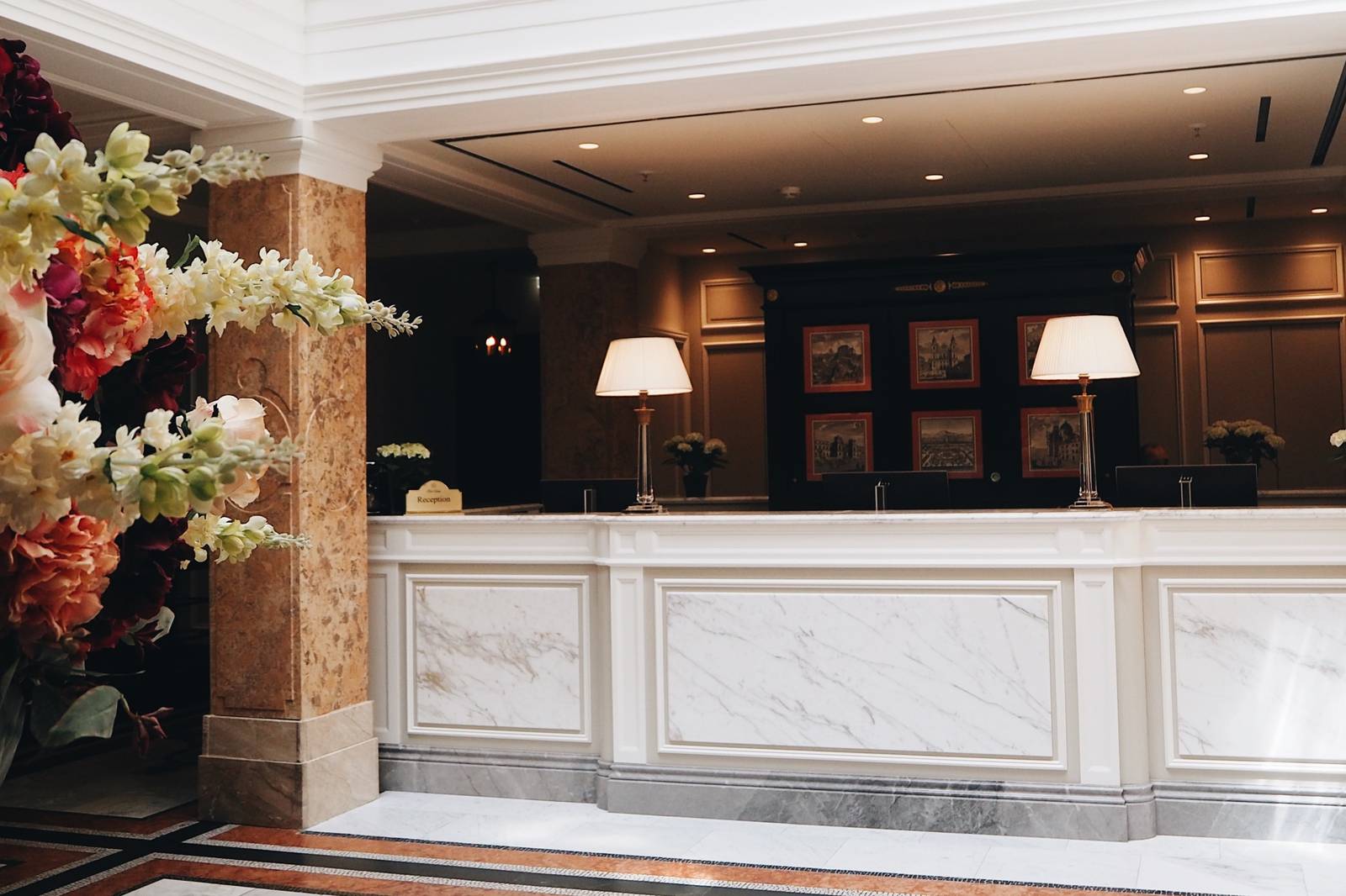 Hotel Sacher Salzburg 大廳接待處