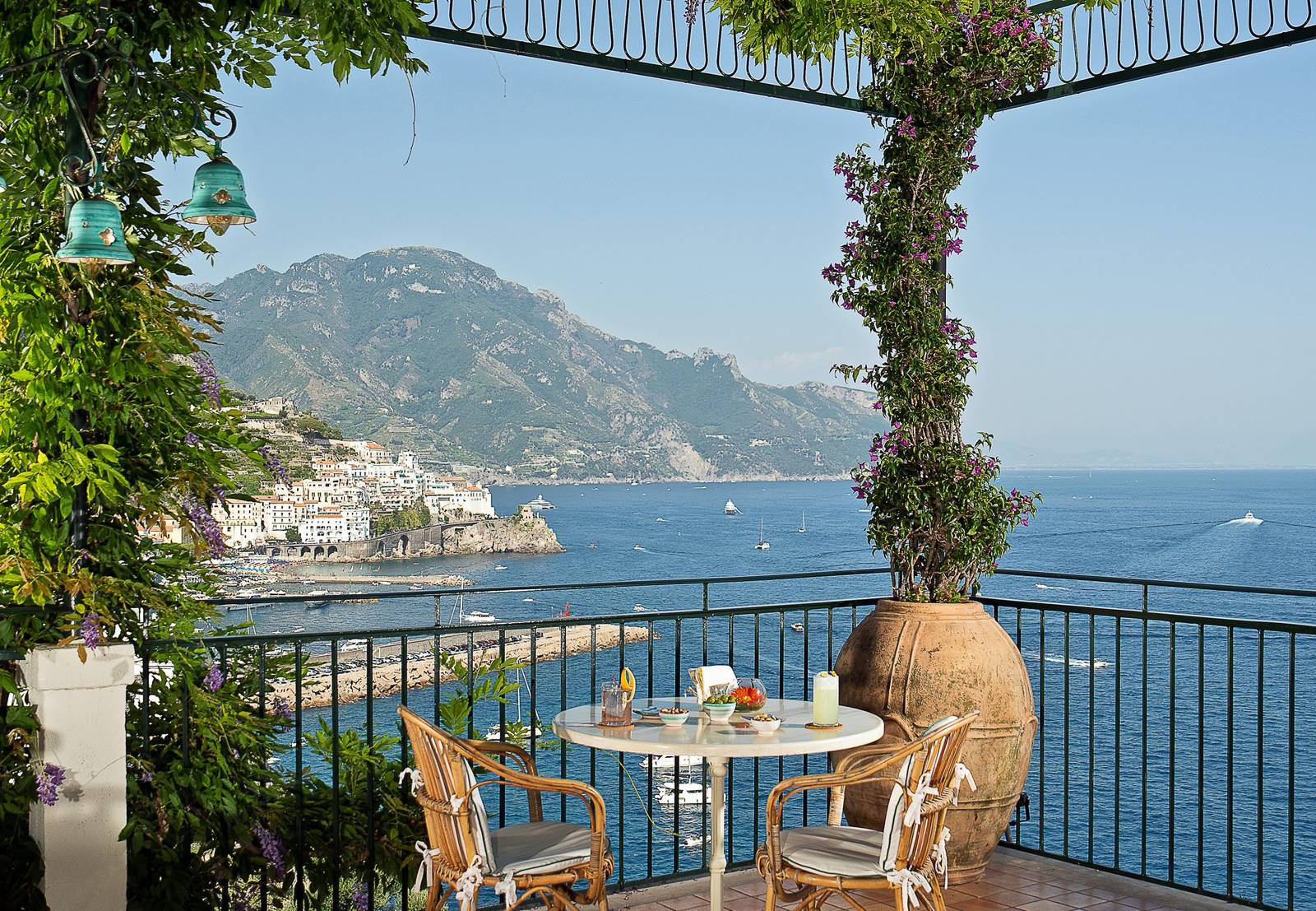 阿瑪菲聖卡特琳娜酒店 Bar La Terrazza 望向阿瑪菲的露台