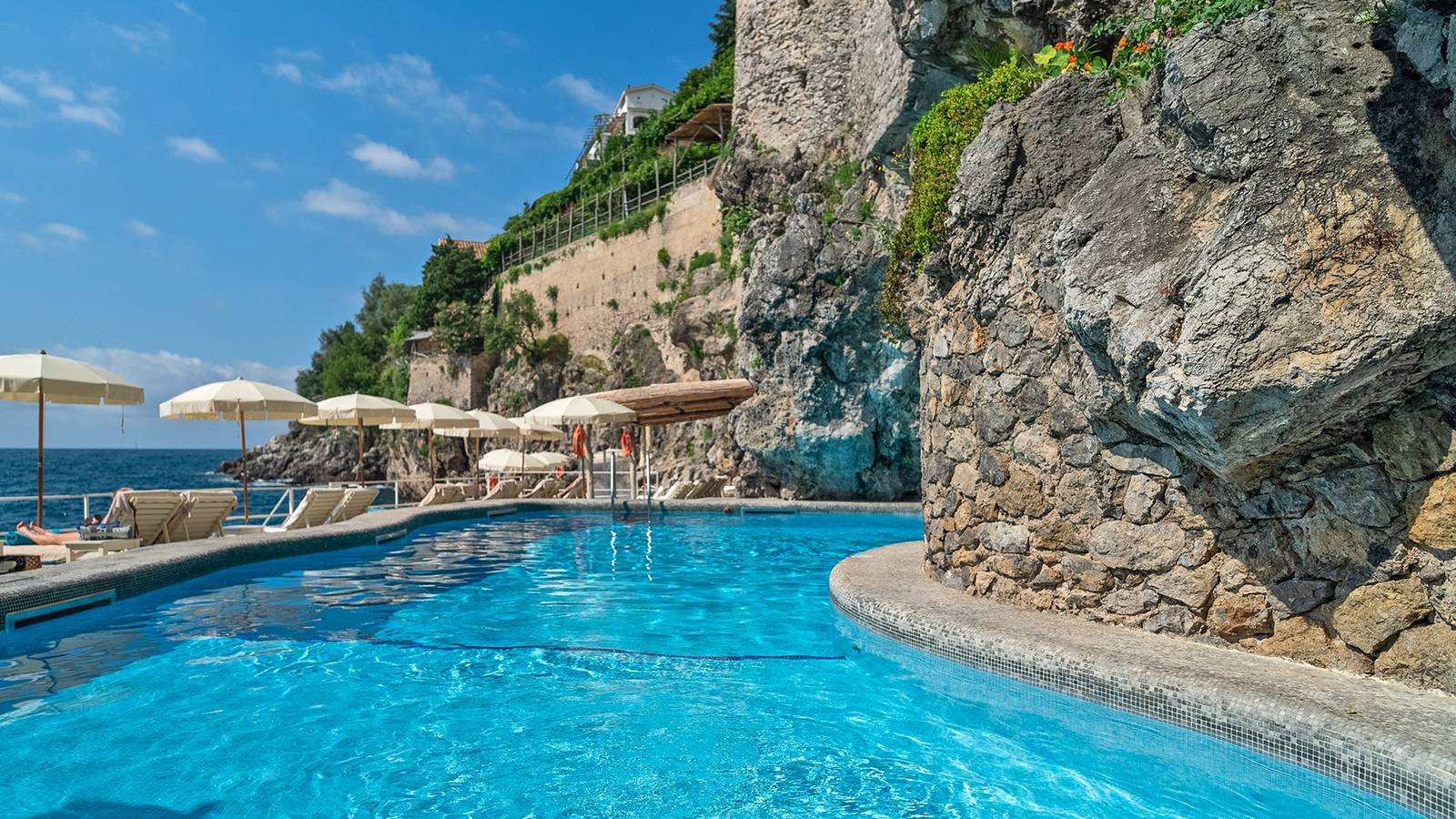 阿瑪菲聖卡特琳娜酒店 Beach Club 崖邊海水泳池