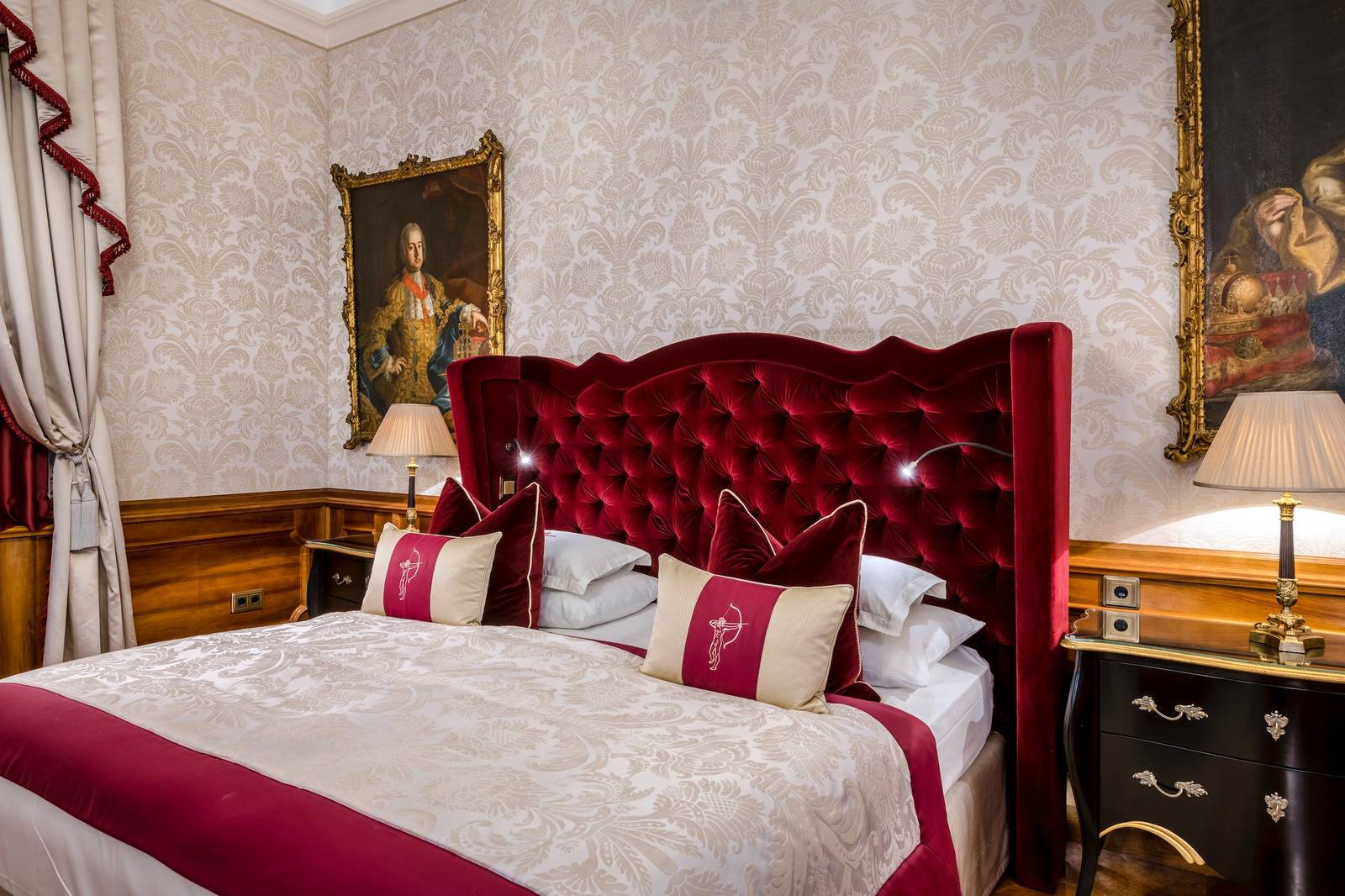 Mönchstein 城堡酒店 Maria Theresia Suite 臥室