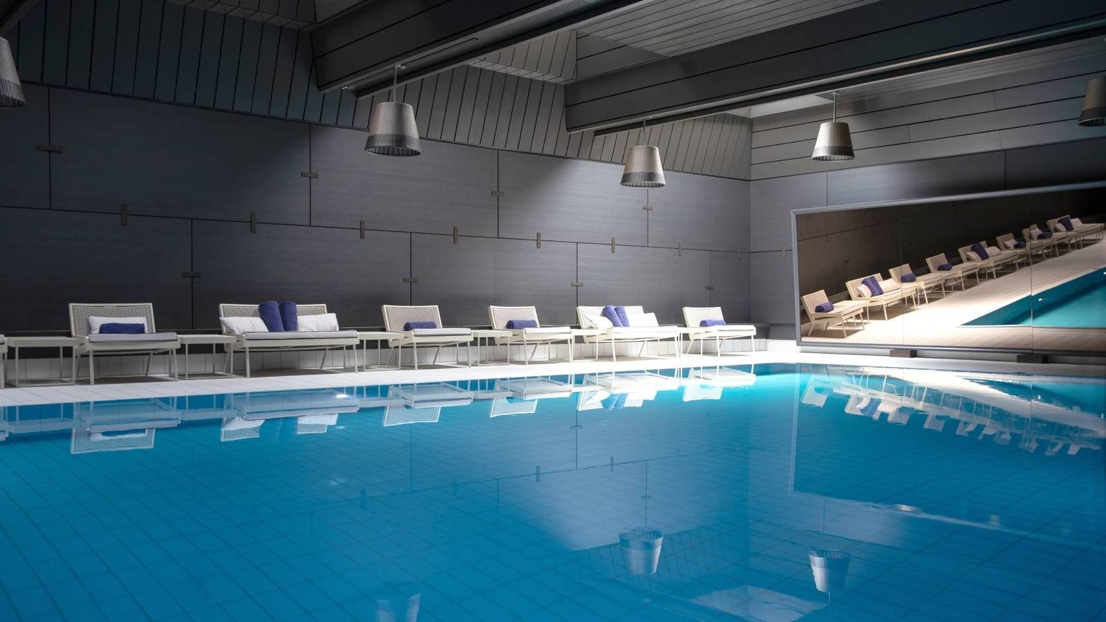 策馬特 Schweizerhof Zermatt 室內溫水泳池
