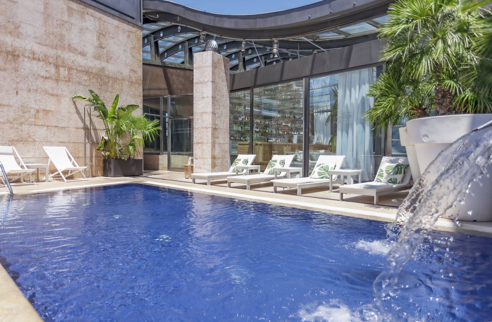 馬德里 Hotel Urban 頂樓露天泳池