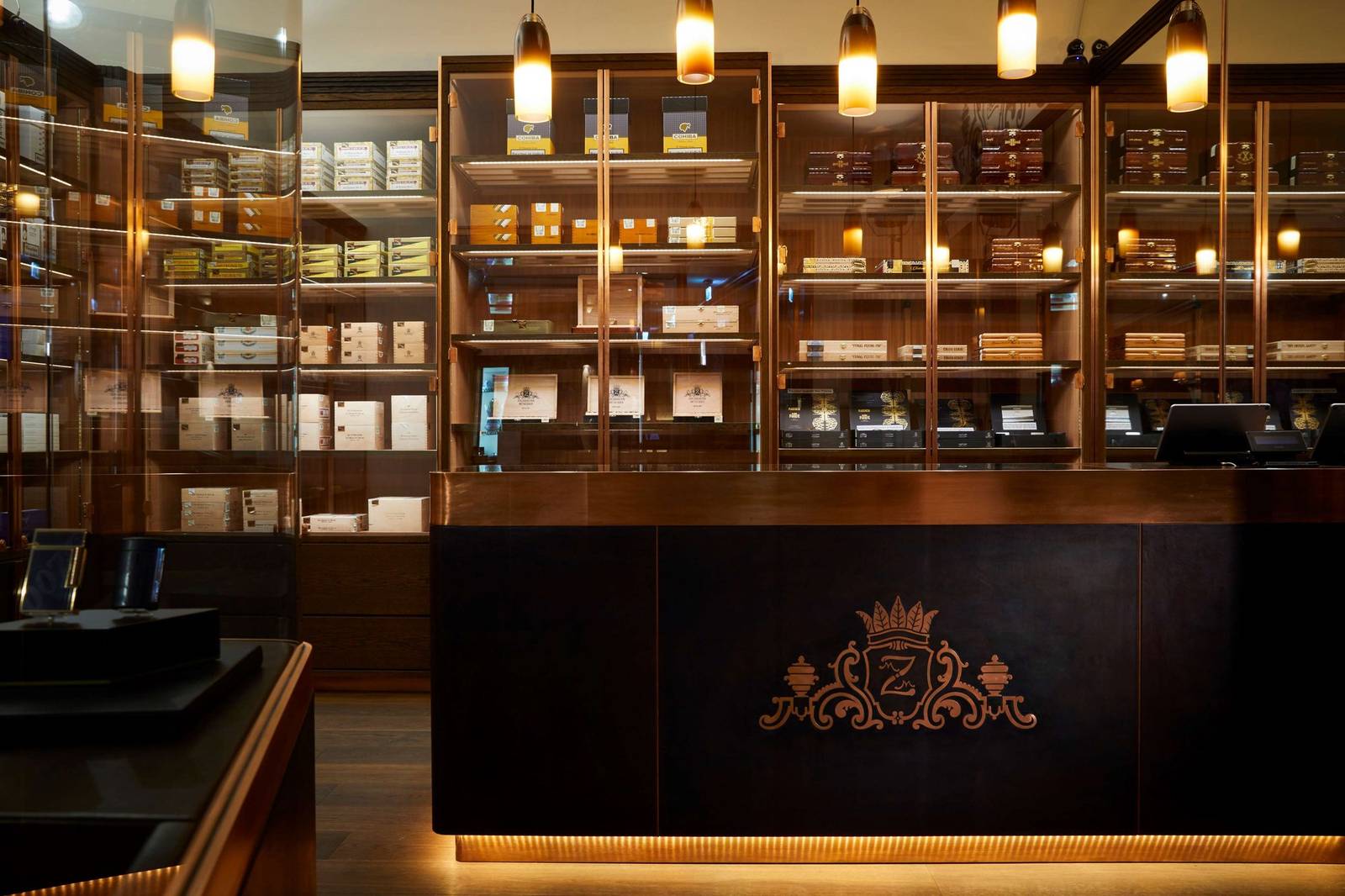 Vier Jahreszeiten Kempinski Kempinski Cigar Lounge by Zechbauer
