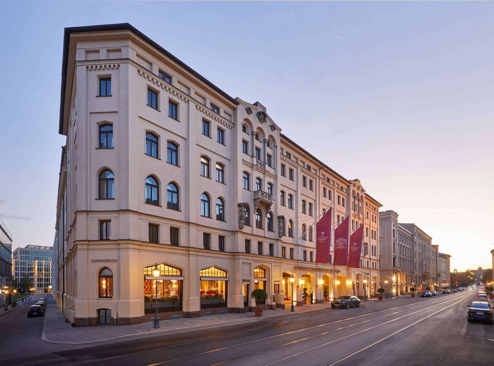 Vier Jahreszeiten Kempinski 位於 Maximilianstraße 的歷史建築外觀