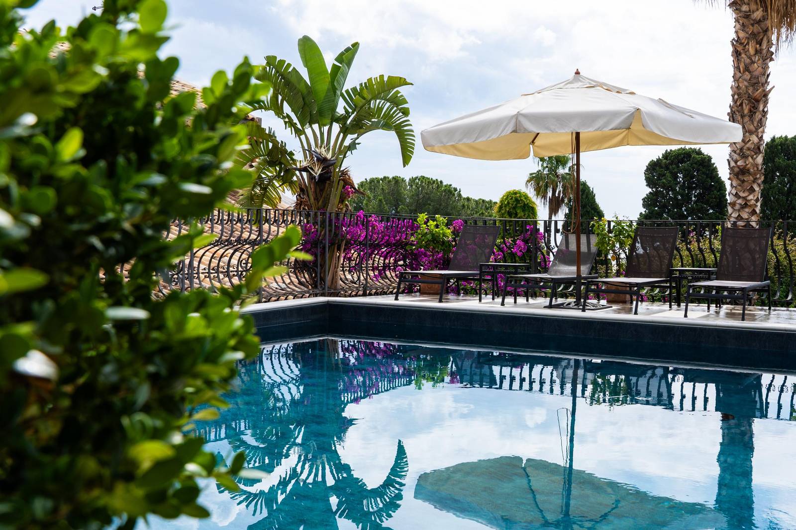 陶爾米納 Hotel Villa Carlotta 地中海花園裡的泳池