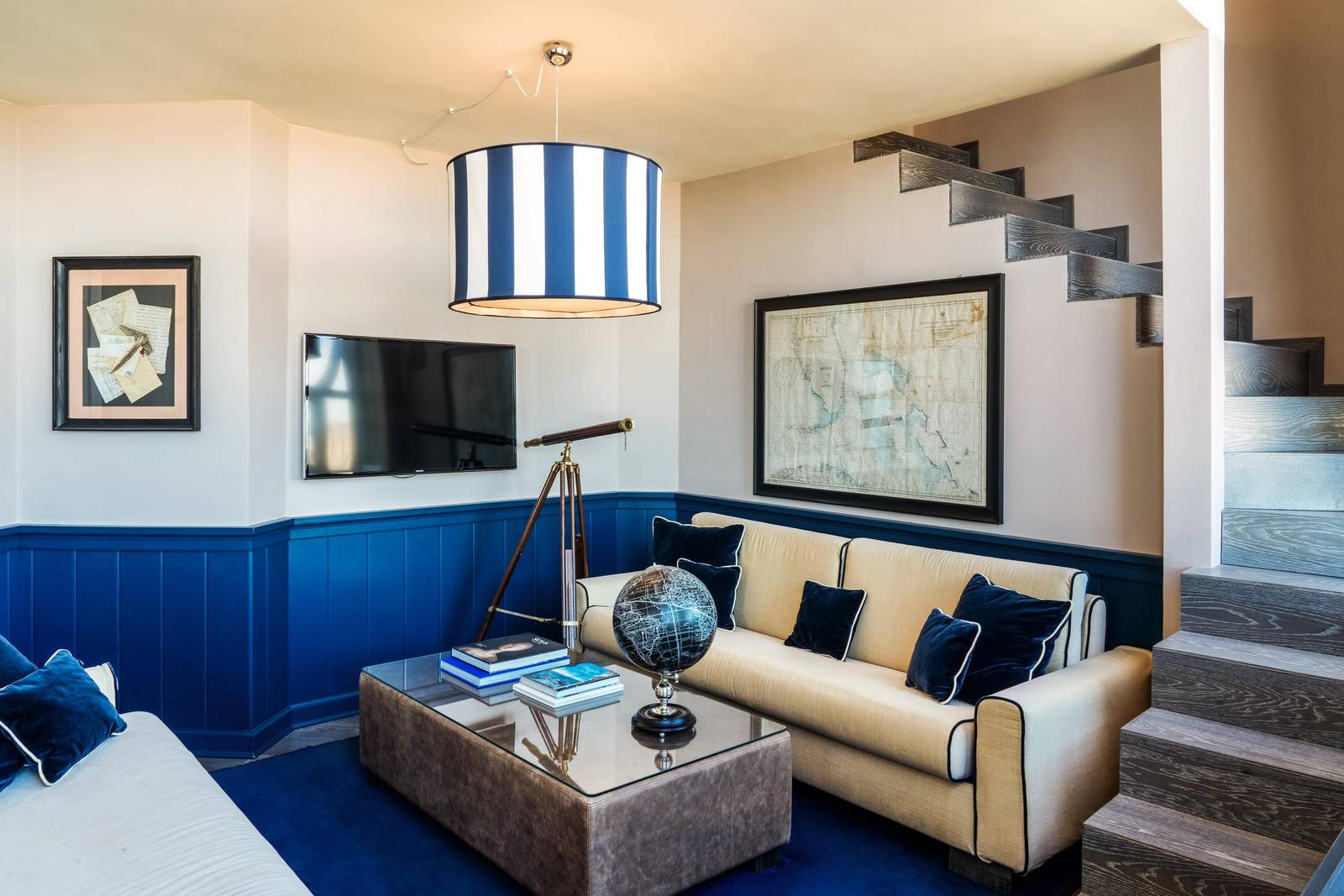 陶爾米納 Hotel Villa Carlotta 雙層 Tower Suite 起居區