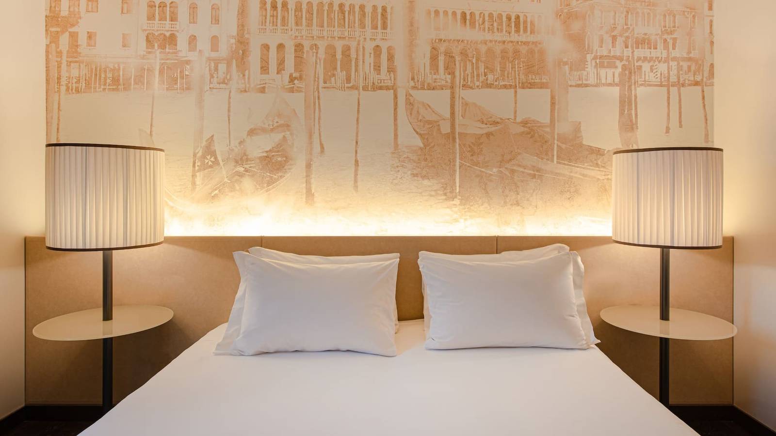 1 King Bed Deluxe 客房