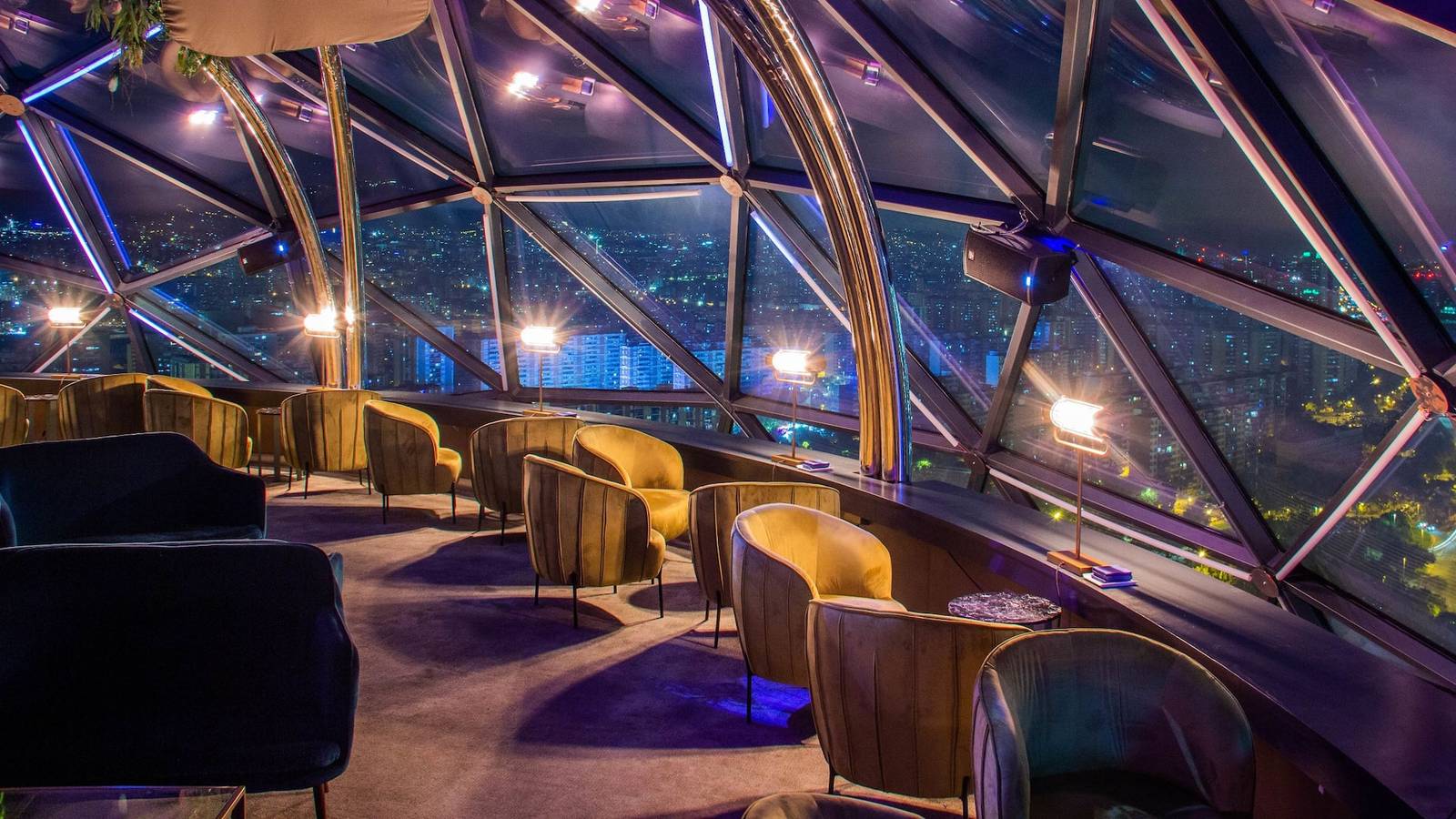 Hyatt Regency Barcelona Tower Skyfall 玻璃圓頂酒吧夜景座位