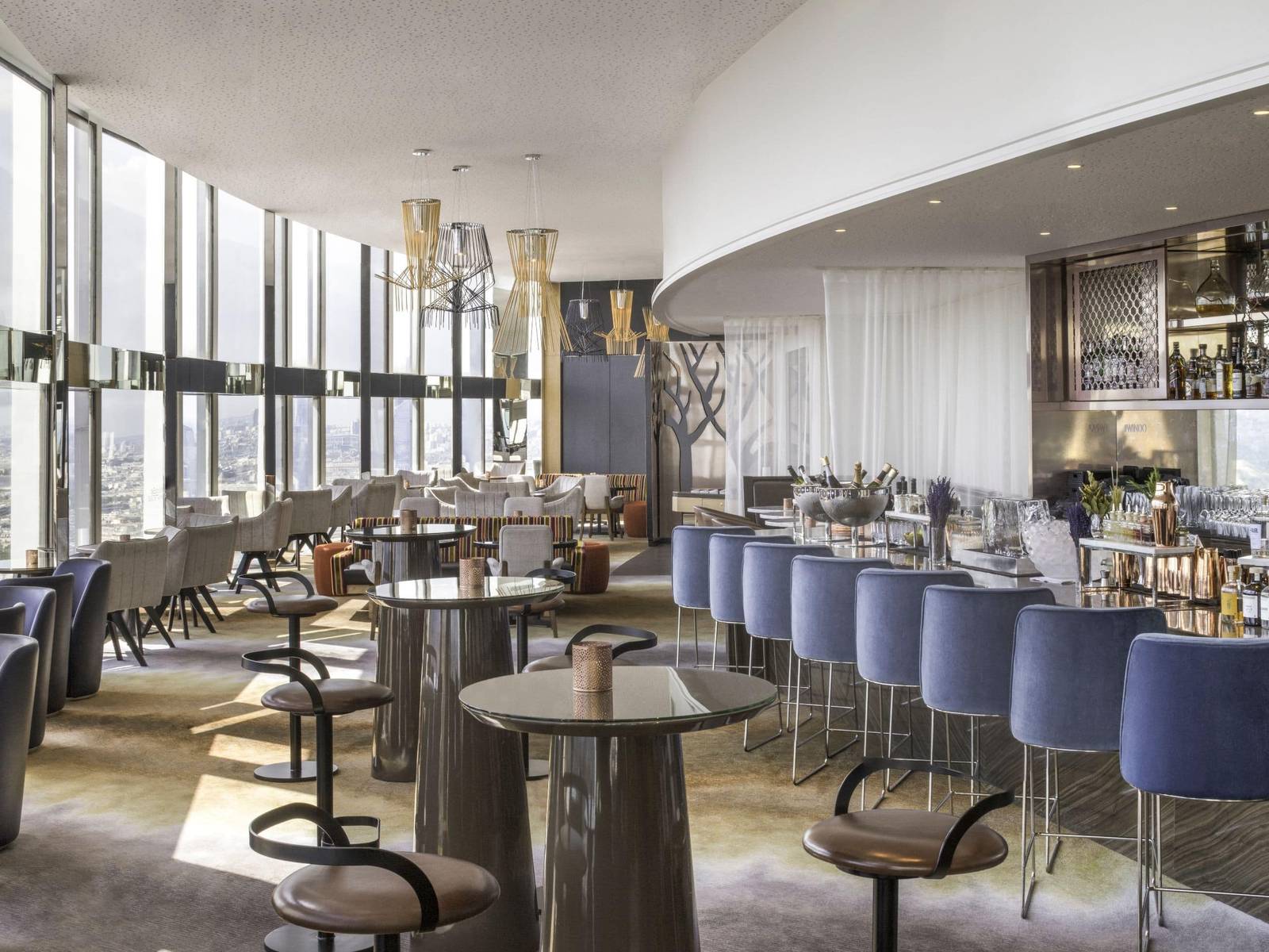 Hyatt Regency Paris Etoile  34 樓 Windo Skybar 吧台