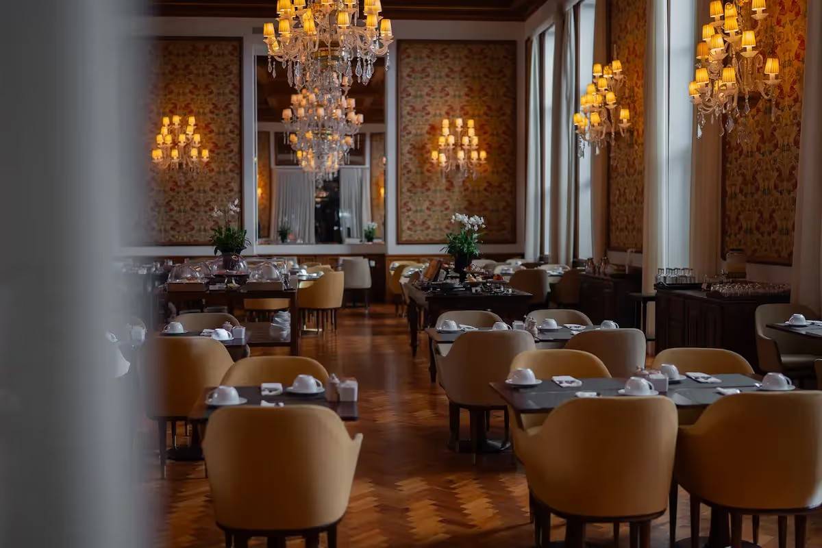 Infante Sagres 餐廳用餐區