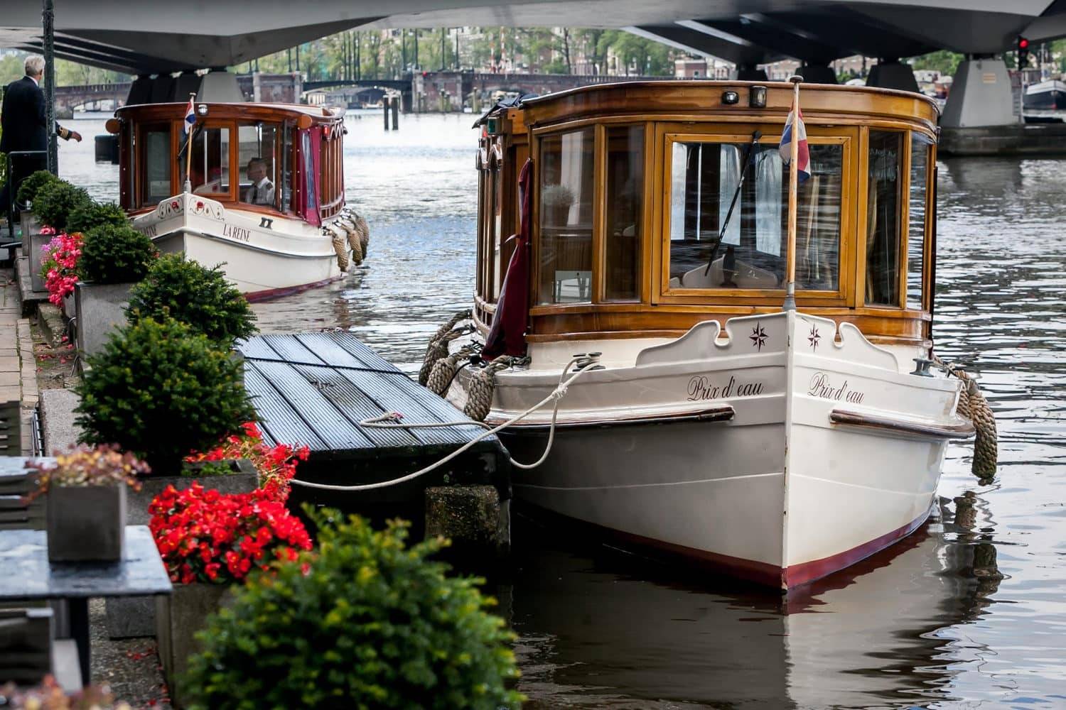 阿姆斯特丹 InterContinental Amstel Amsterdam 停靠酒店碼頭的古董沙龍船