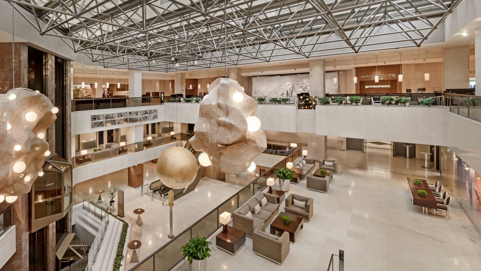 雅典洲際酒店挑高中庭大廳