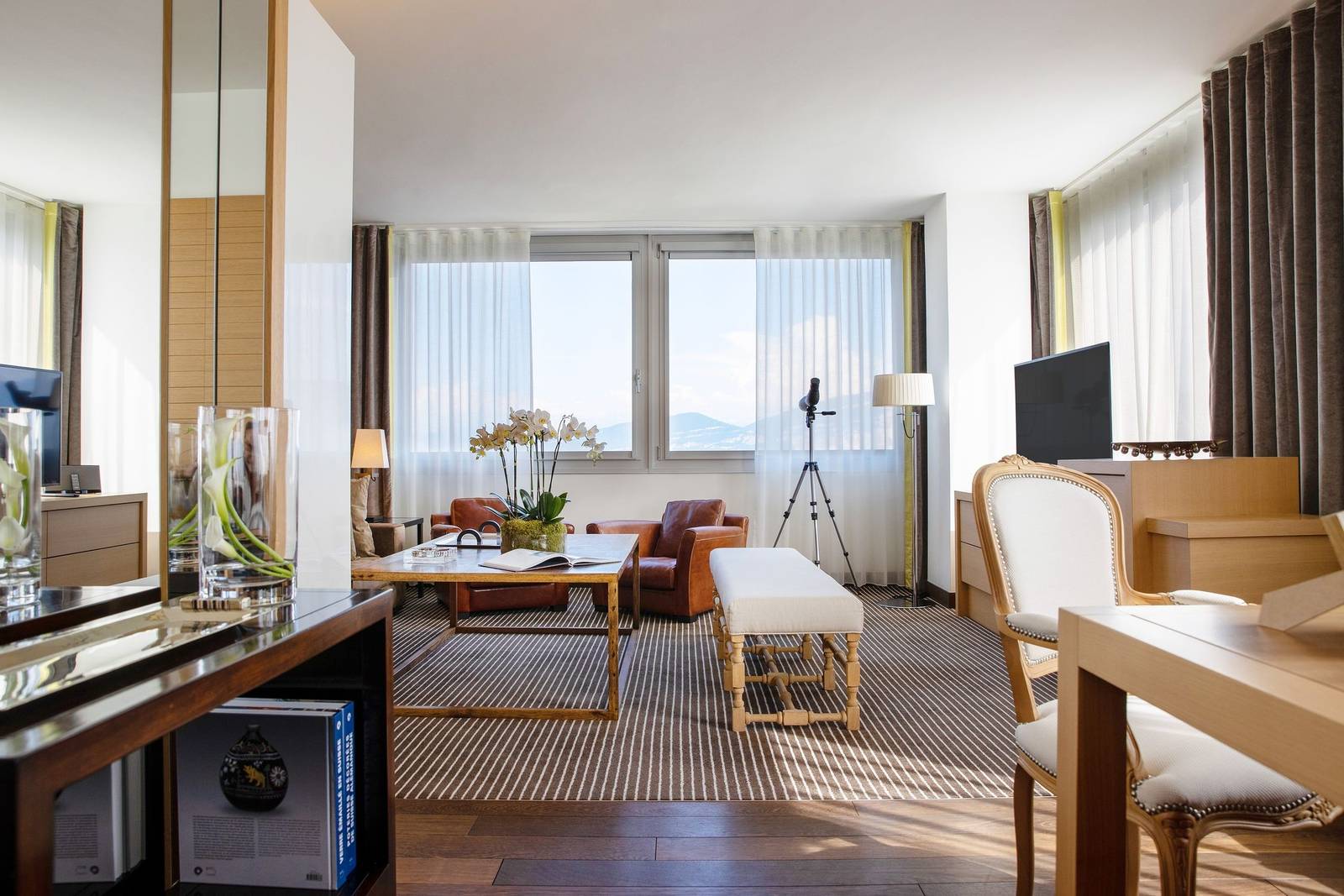 日內瓦洲際酒店 Panoramic Lake View Suite 起居室