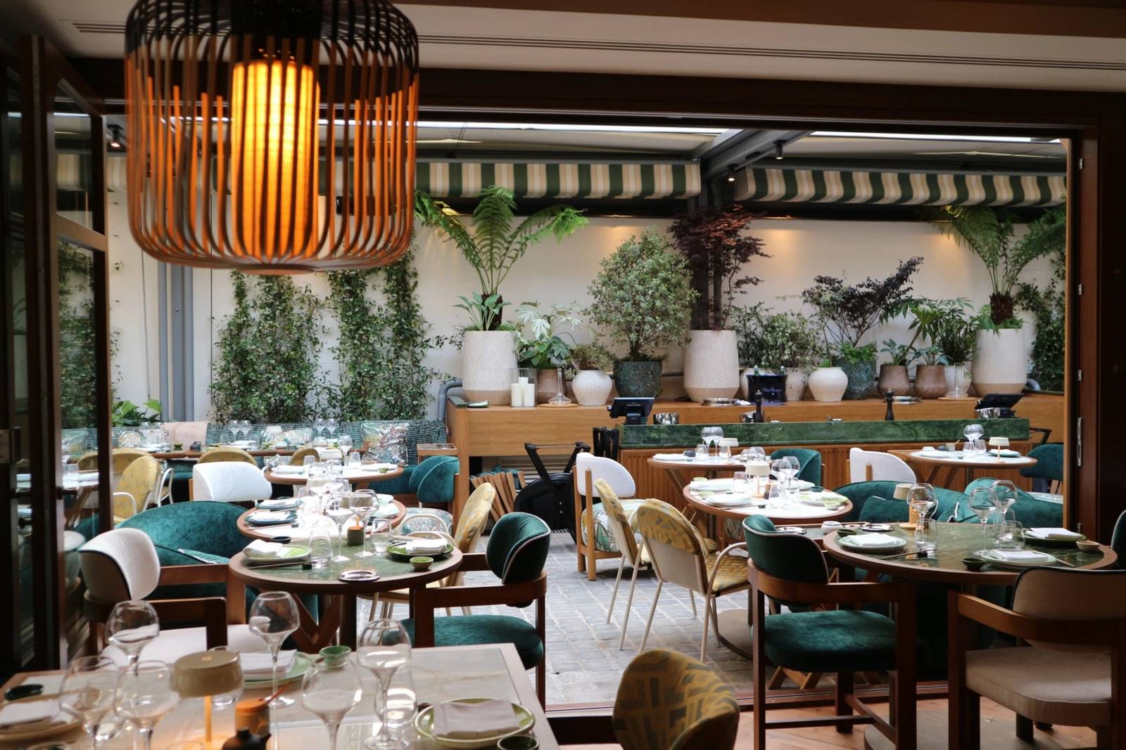 InterContinental Champs-Elysées Etoile Mido Paris 綠意露台座位