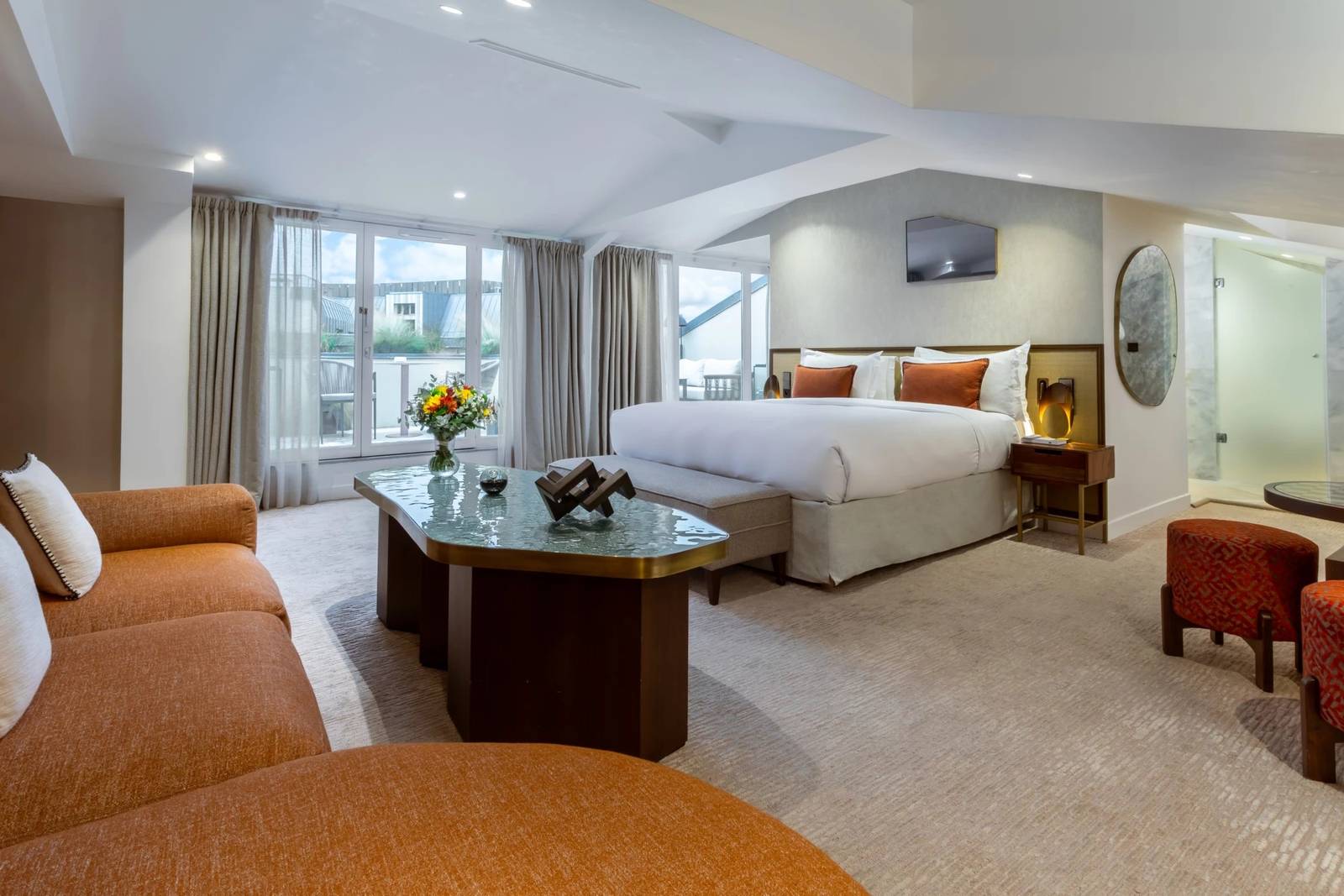 InterContinental Champs-Elysées Etoile Prestige Suite 臥室與起居區