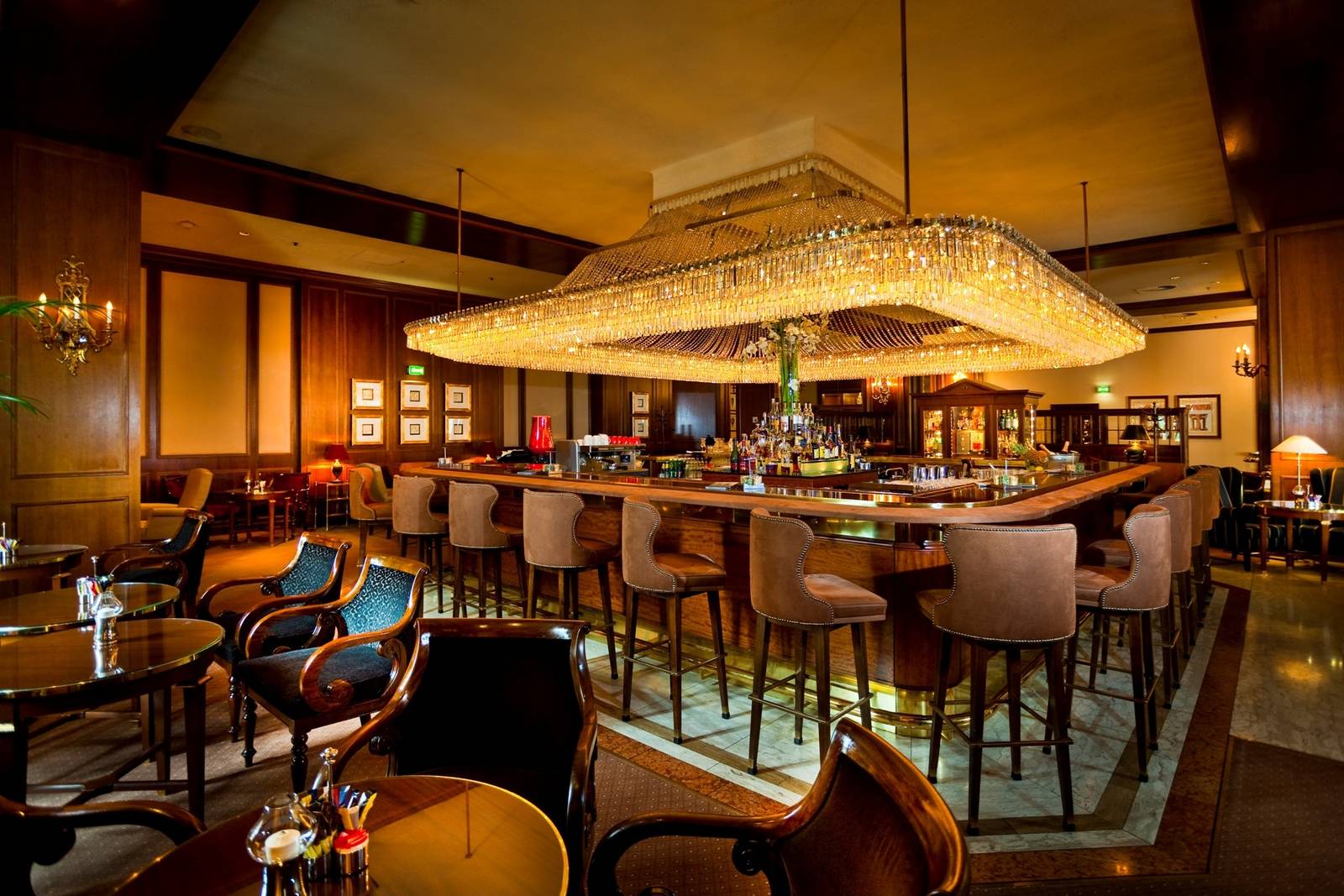 維也納洲際酒店 Intermezzo Bar 水晶吊燈