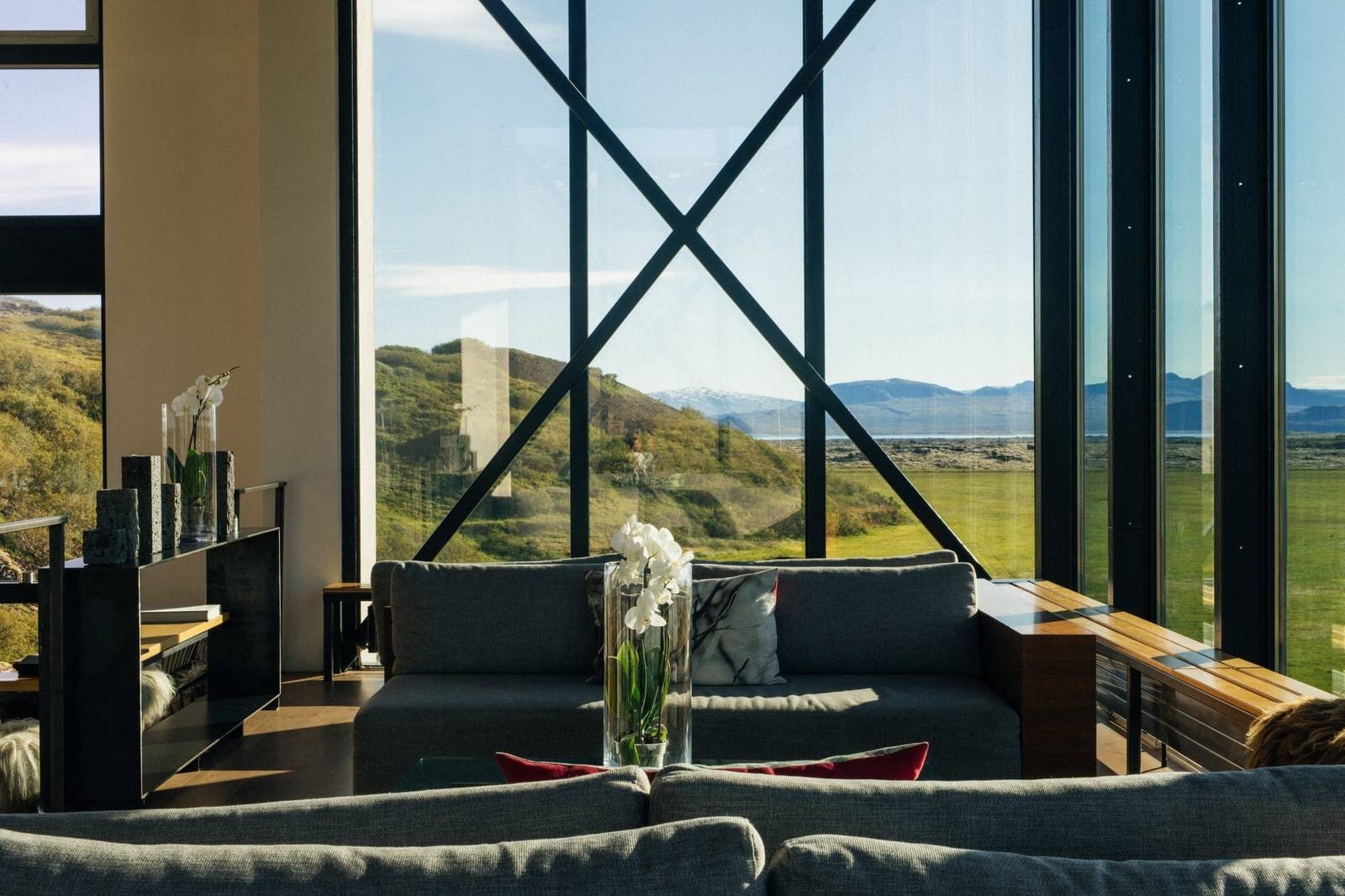 ION Adventure Hotel 面向山景的交誼廳