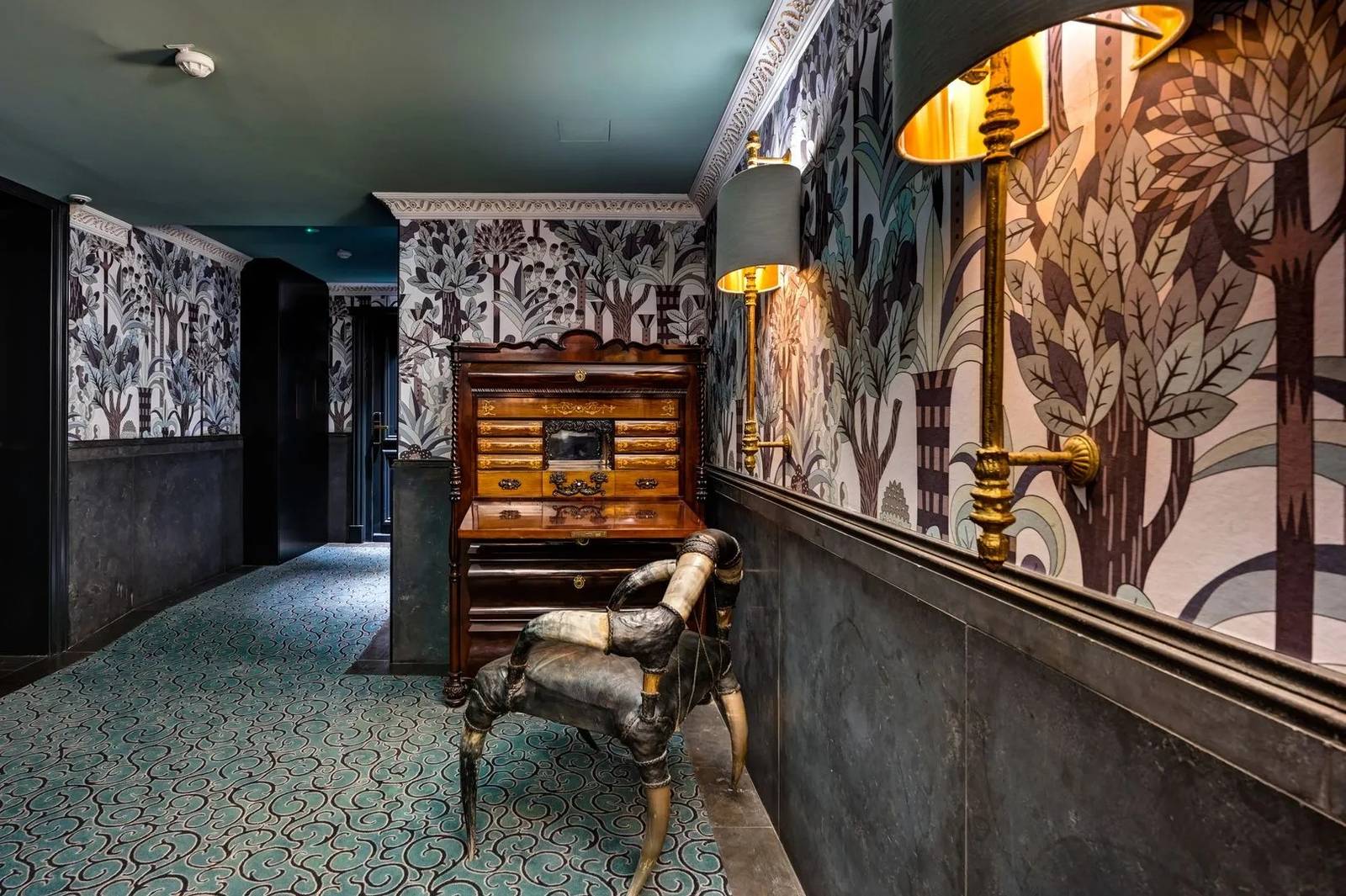 布魯塞爾 Juliana Hotel Brussels 帶有私人收藏家具的藝術走廊