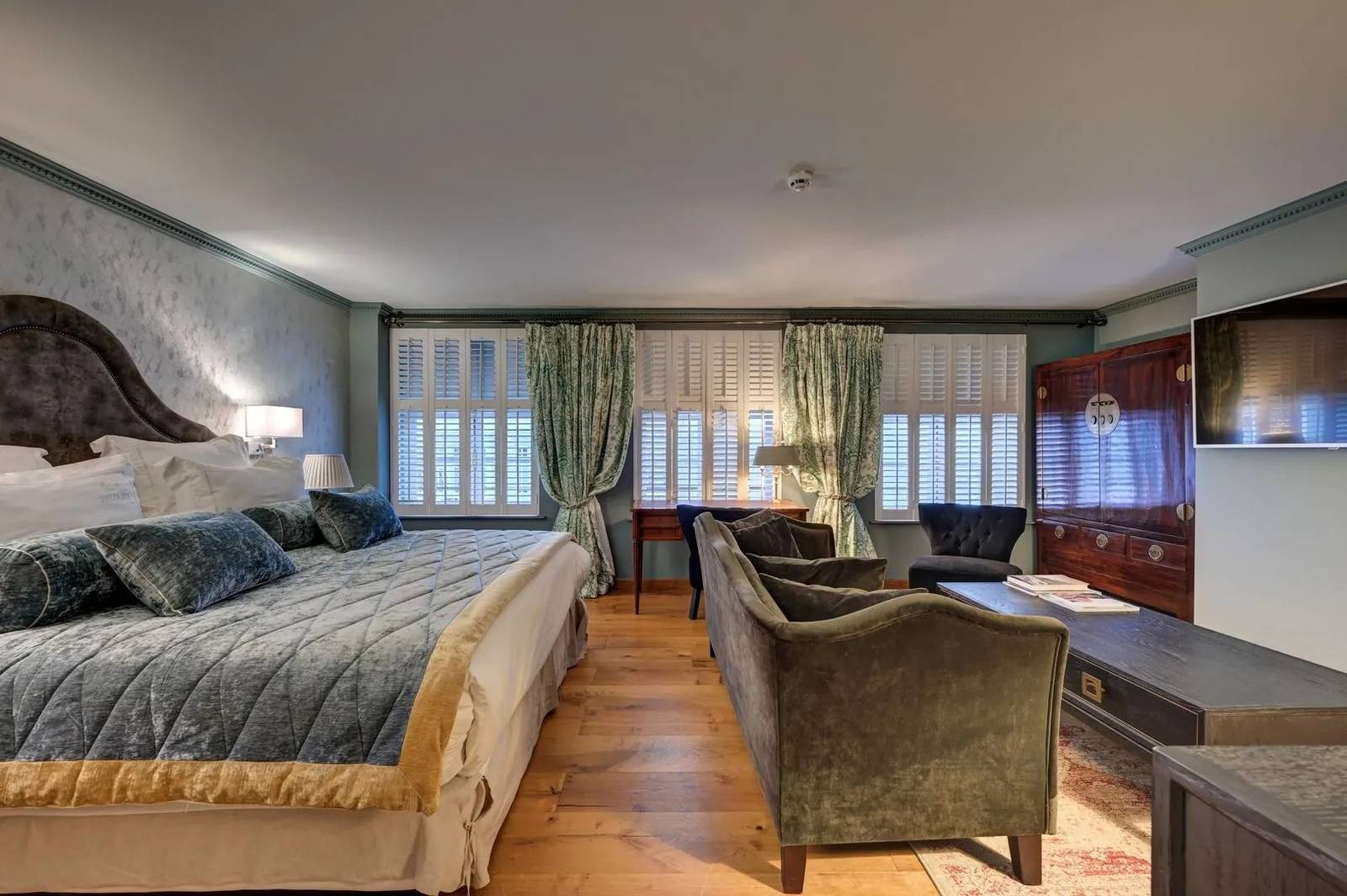 布魯塞爾 Juliana Hotel Brussels Junior Suite 臥室與起居區