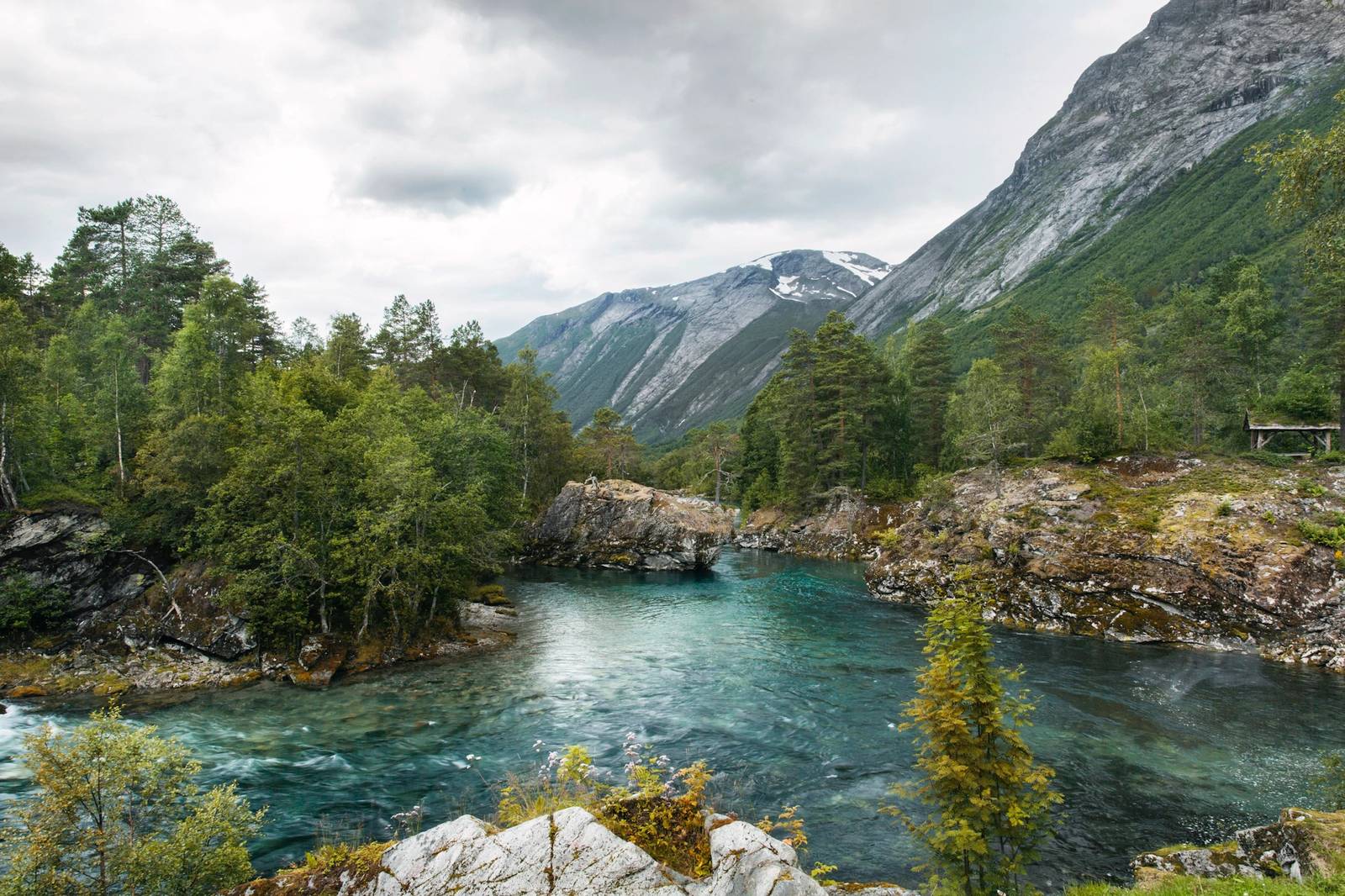 Valldal 山谷裡的 Valldøla 河