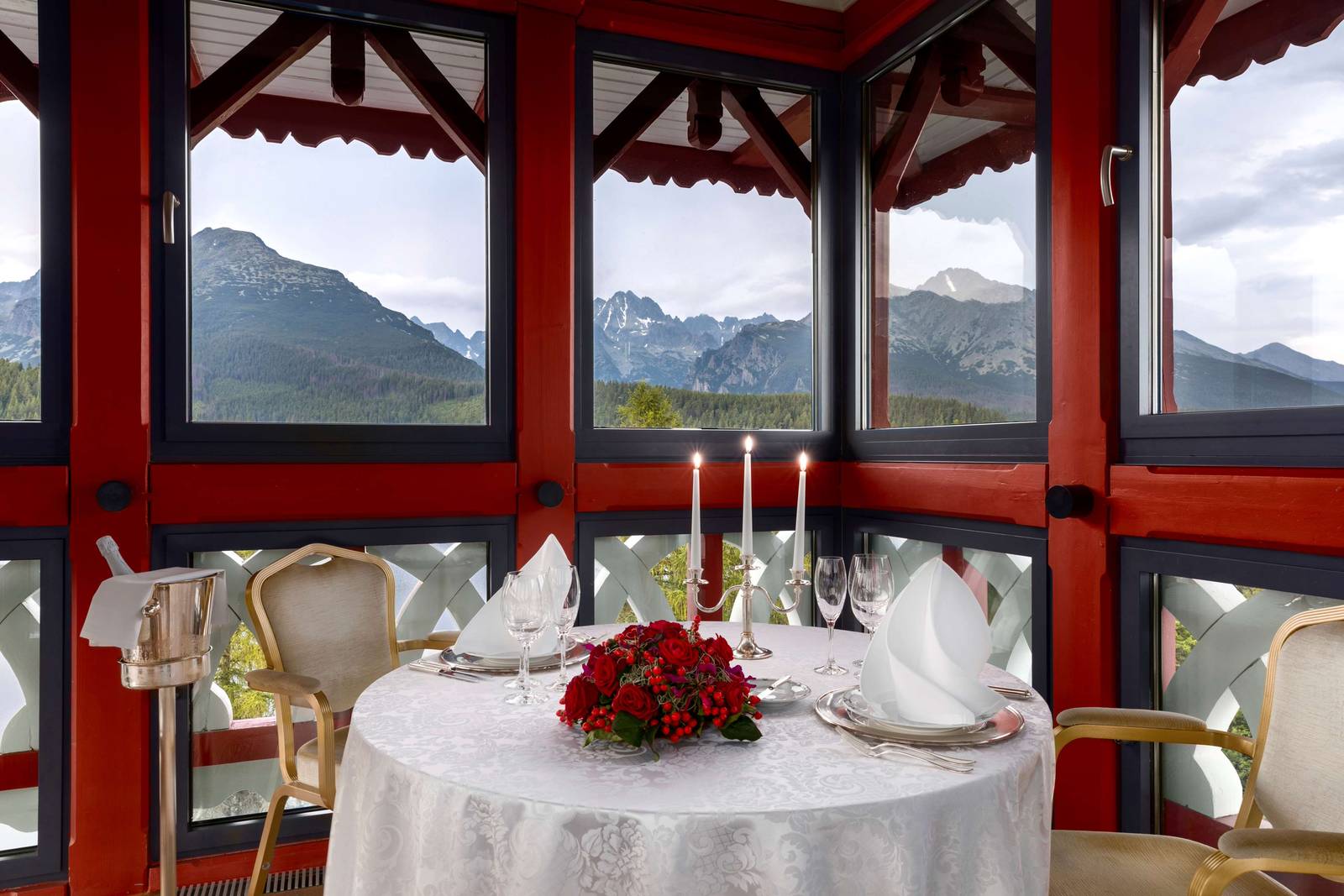 高塔特拉山凱賓斯基大酒店觀景塔 Tower Dinner 餐桌