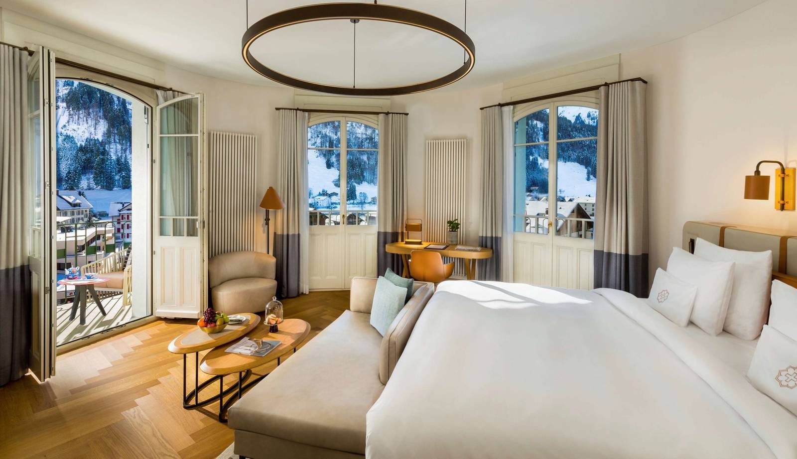 Kempinski Palace Engelberg Belle Époque 客房與陽台