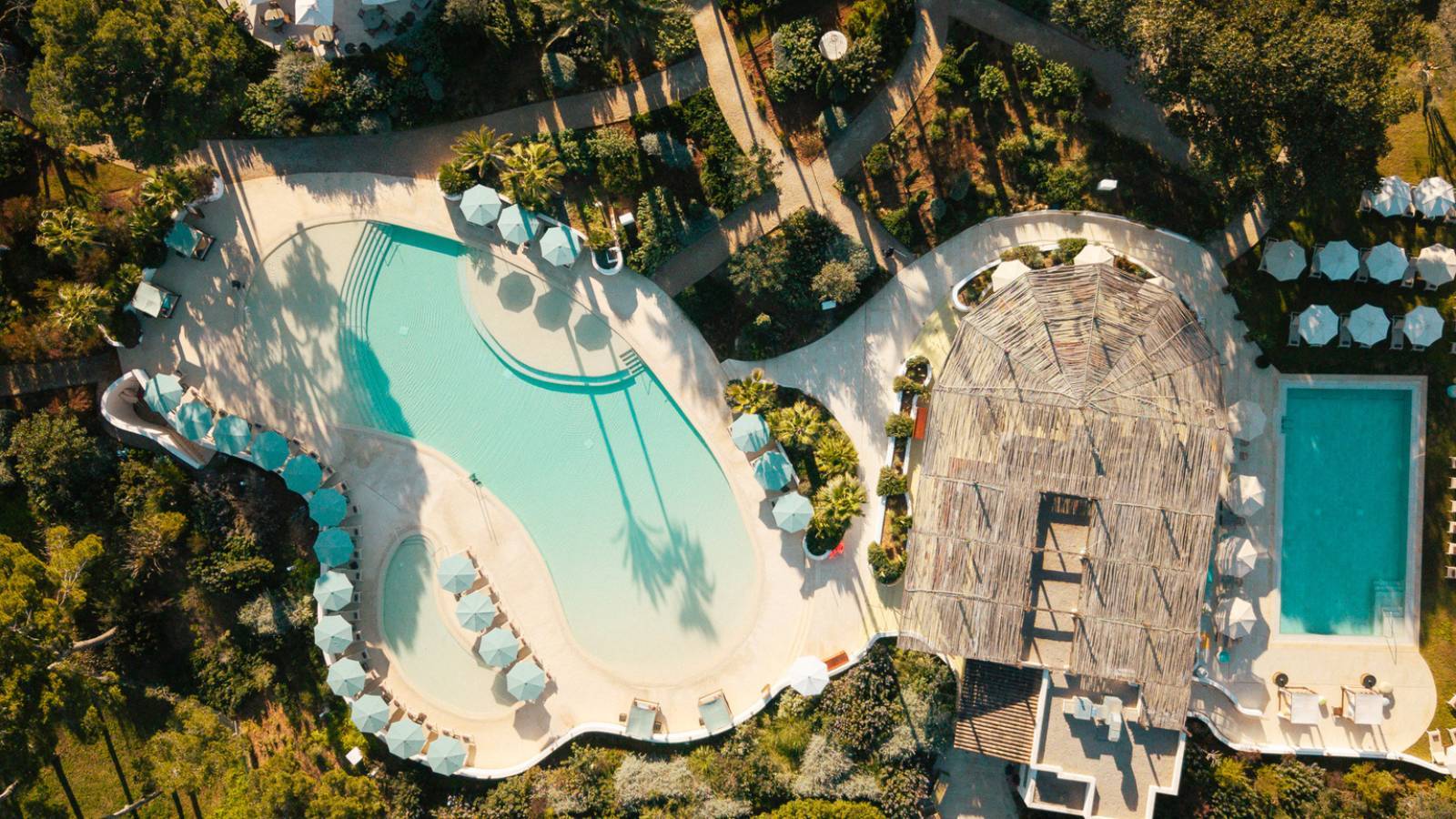 Kimpton Aysla Mallorca 戶外泳池空拍