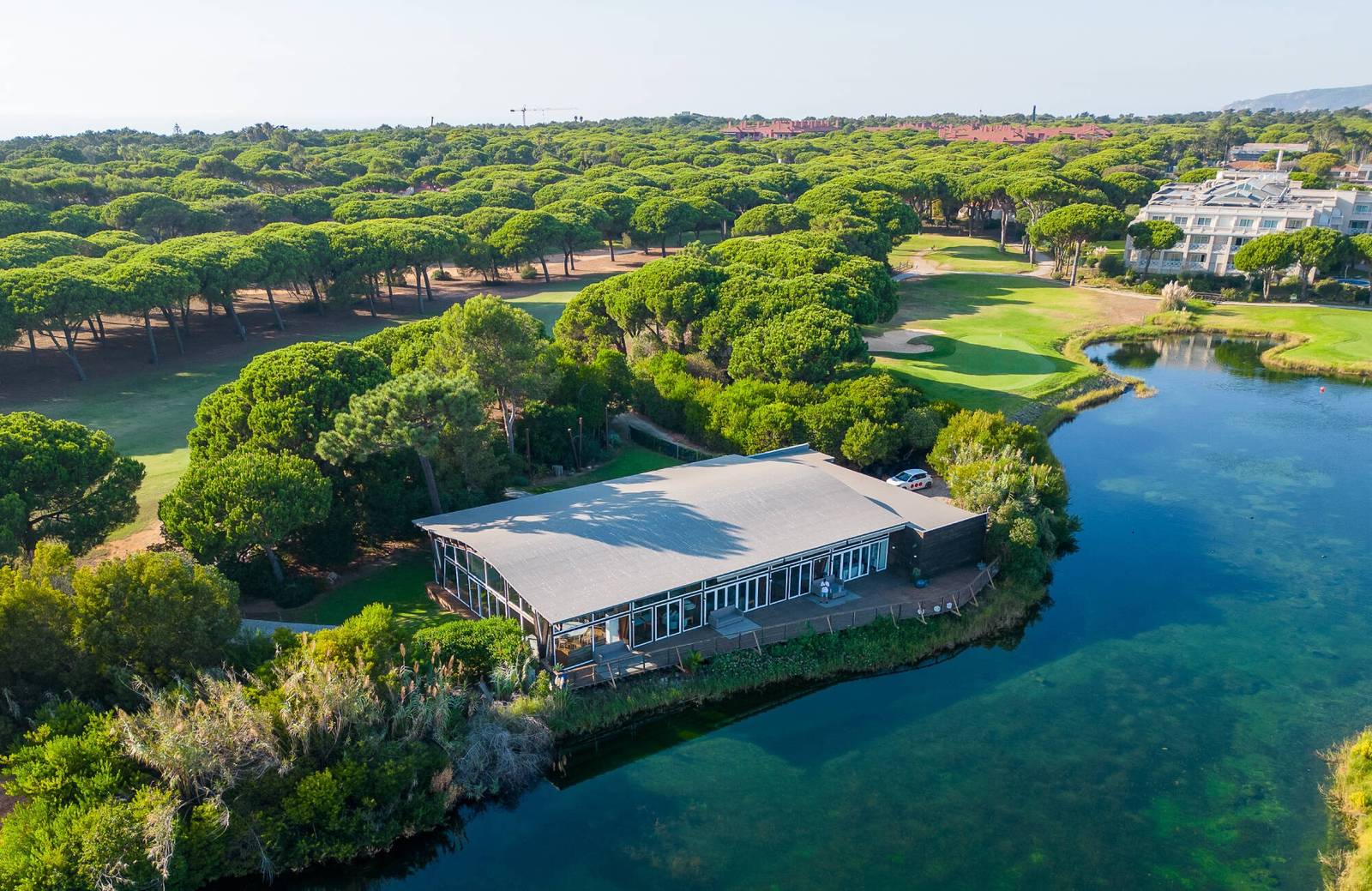 Kimpton Quinta da Marinha 空拍湖畔與高爾夫球場